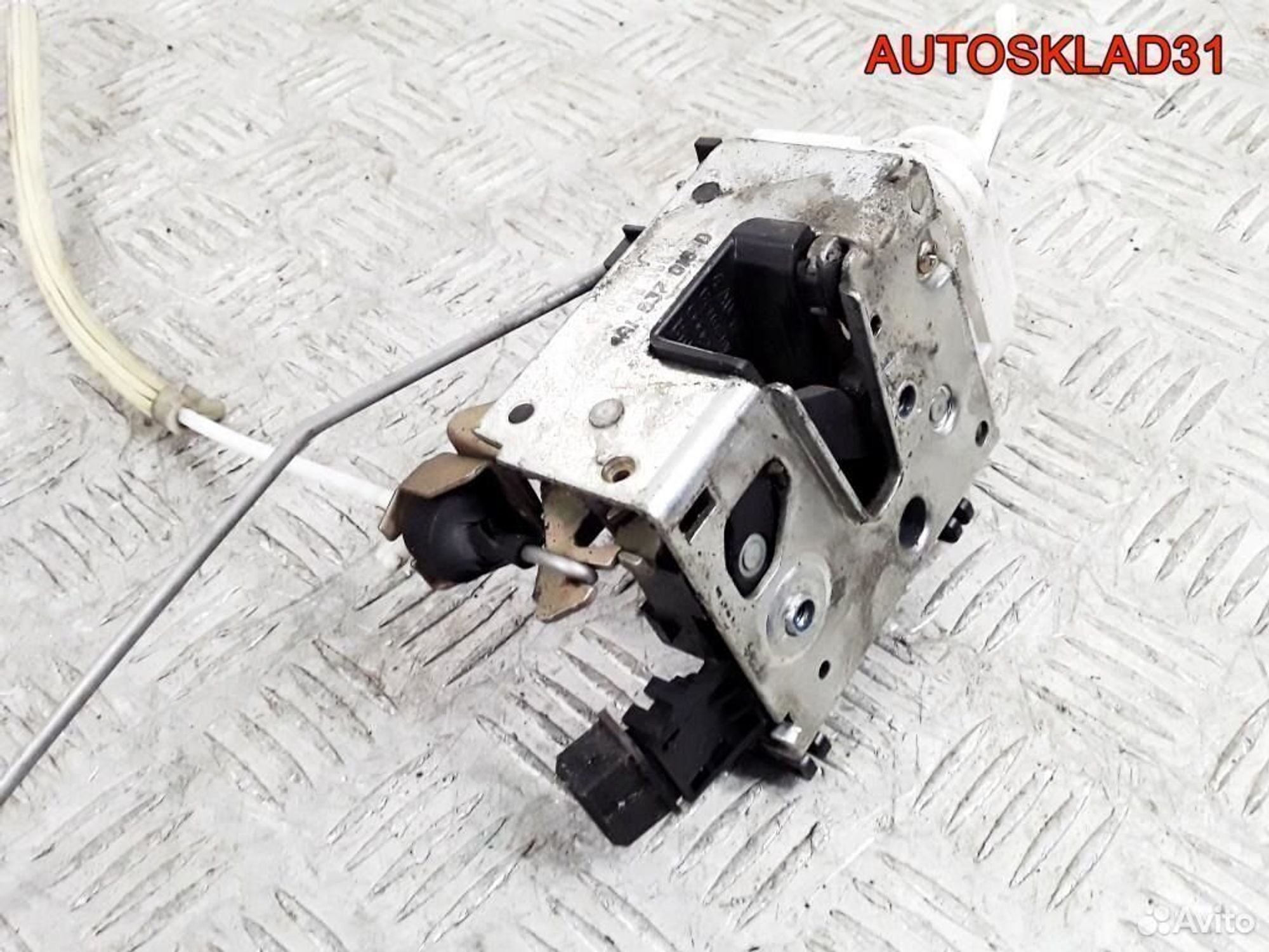 Замок двери передней правой Audi A6 C4 4A1837016D, 2100 рублей, Дубовое