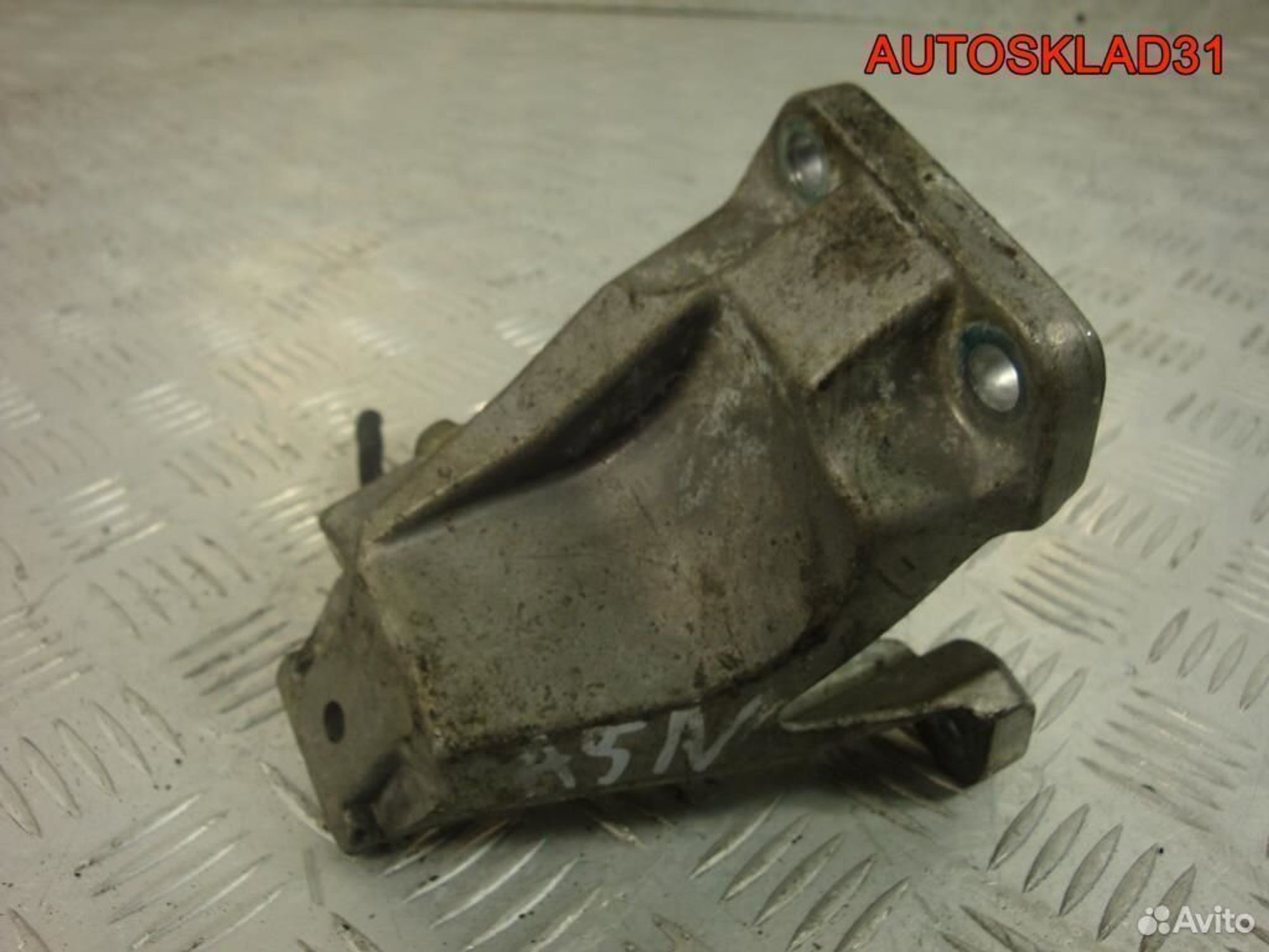 Кронштейн двигателя правый Audi A4 B6 8E0199308H, 1200 рублей, Дубовое