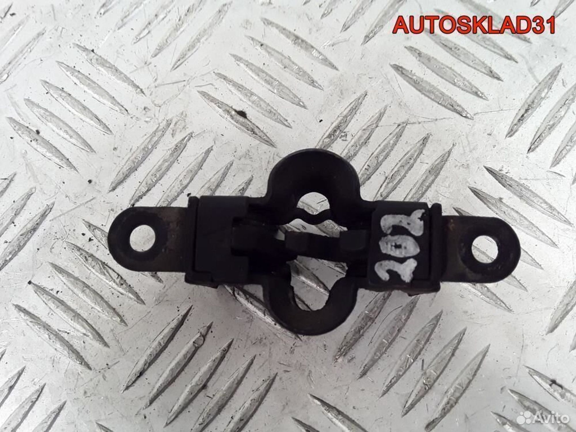 Замок капота Mercedes W202 A2028800160, 1100 рублей, Дубовое