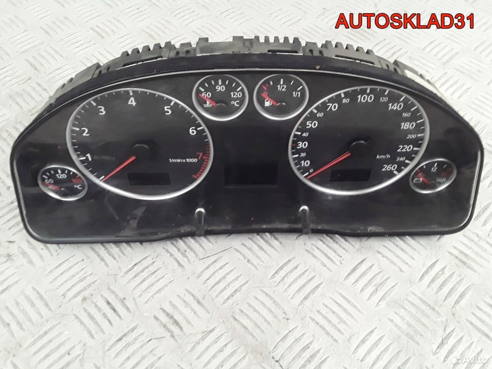 Панель приборов Audi A6 C5 2,4 4B0920933J Бензин, 15000 рублей, Дубовое