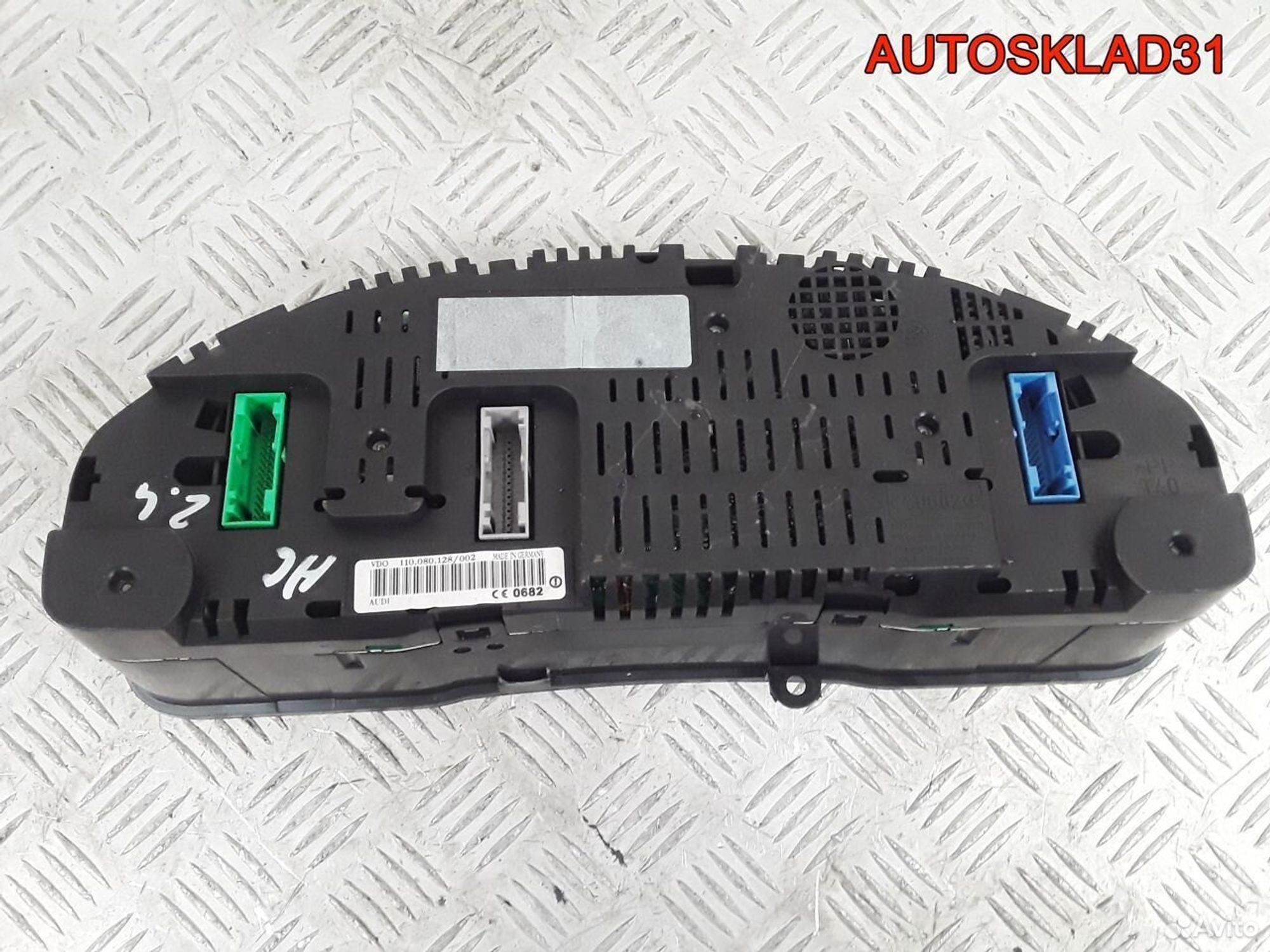 Панель приборов Audi A6 C5 2,4 4B0920933J Бензин, 15000 рублей, Дубовое