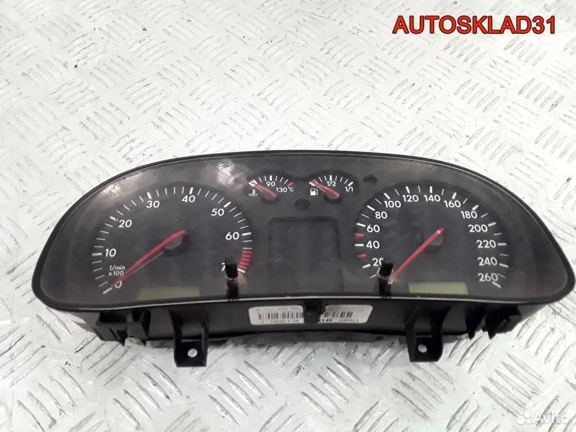 Панель приборов Volkswagen Golf 4 1J0919880B, 3600 рублей, Дубовое