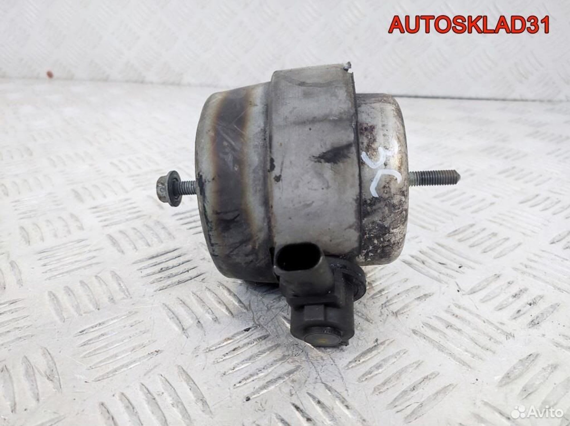 Опора двигателя Audi A4 B6 2.5 8E0199379E Дизель, 3600 рублей, Дубовое