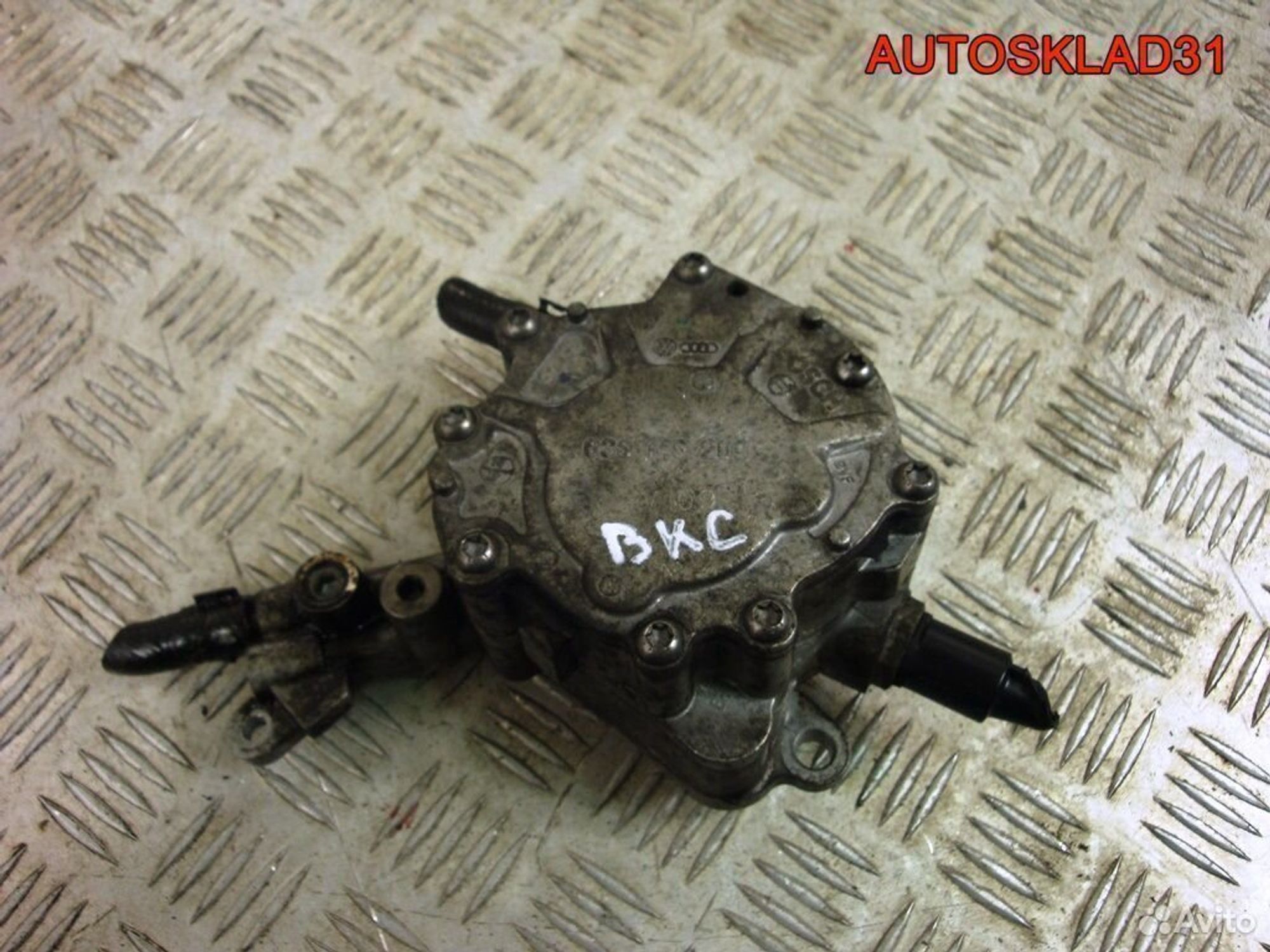Вакуумный насос VW Passat B6 1.9 BKC 038145209, 9900 рублей, Дубовое