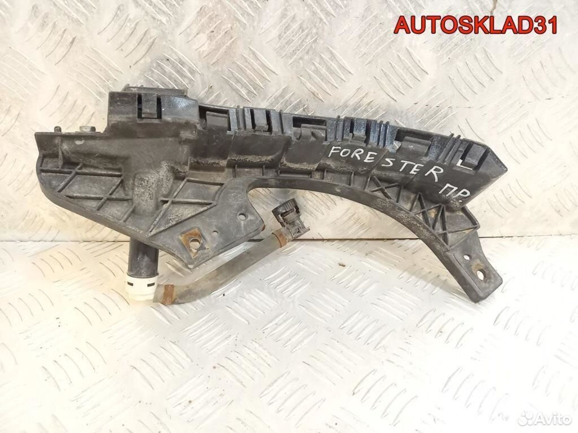 Кронштейн фар правый Subaru Forester 57707SC020, 2600 рублей, Дубовое