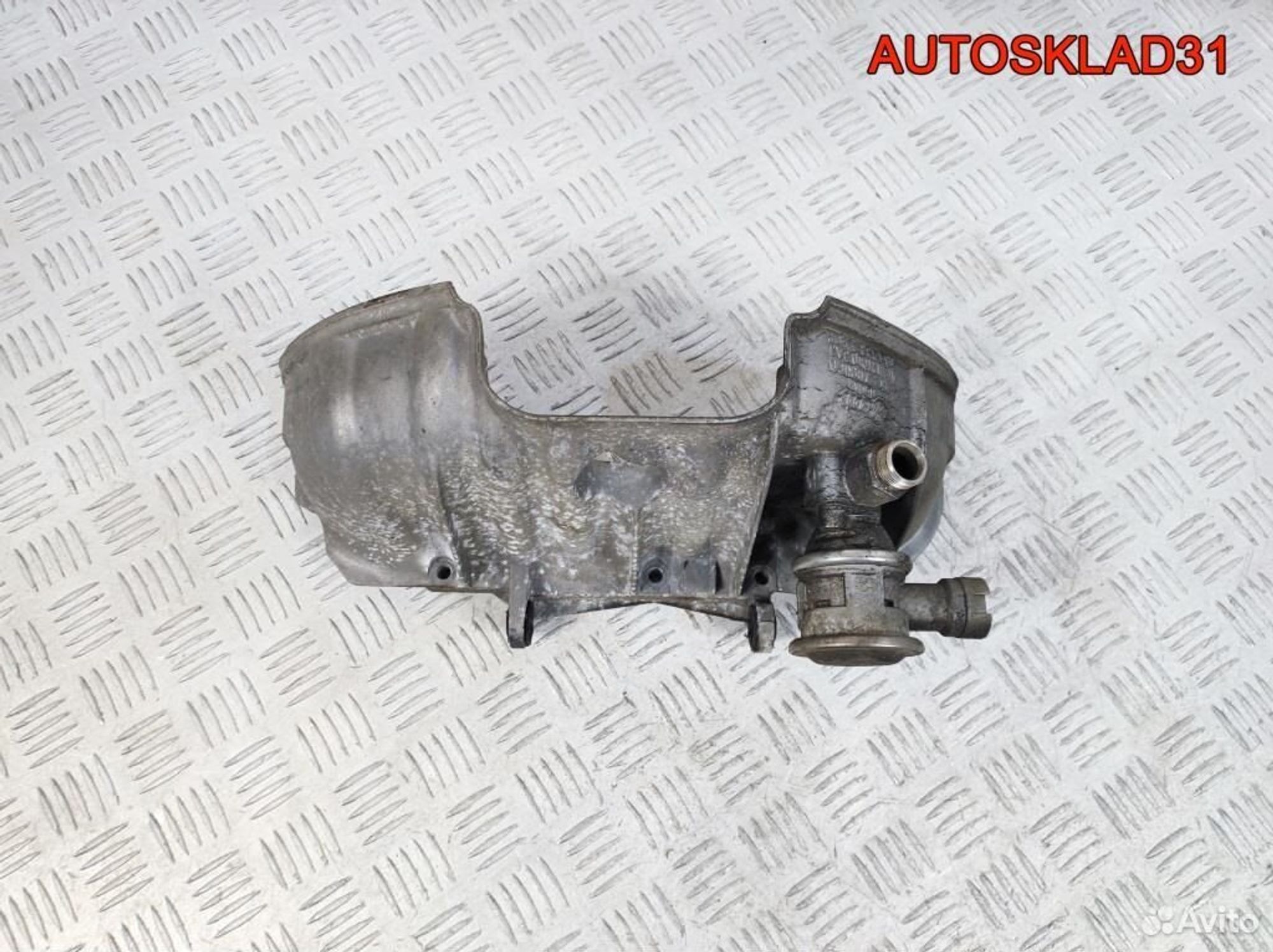 Кожух впускного коллектора VW Golf 4 06A133228S, 1300 рублей, Дубовое