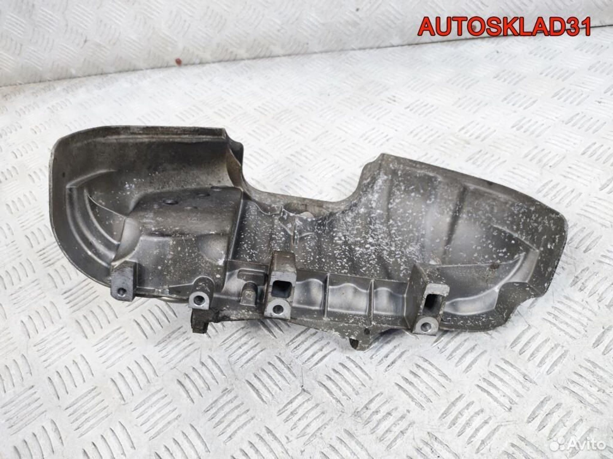 Кожух впускного коллектора VW Golf 4 06A133228S, 1300 рублей, Дубовое