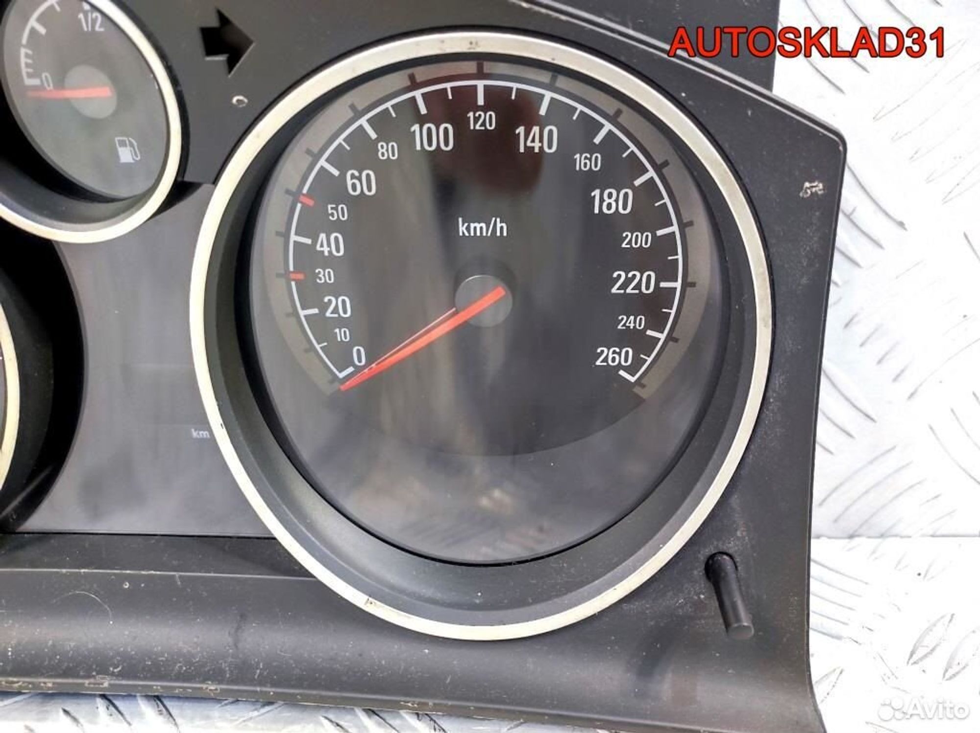 Панель приборов Opel Astra H 13172010 Бензин, 4600 рублей, Дубовое