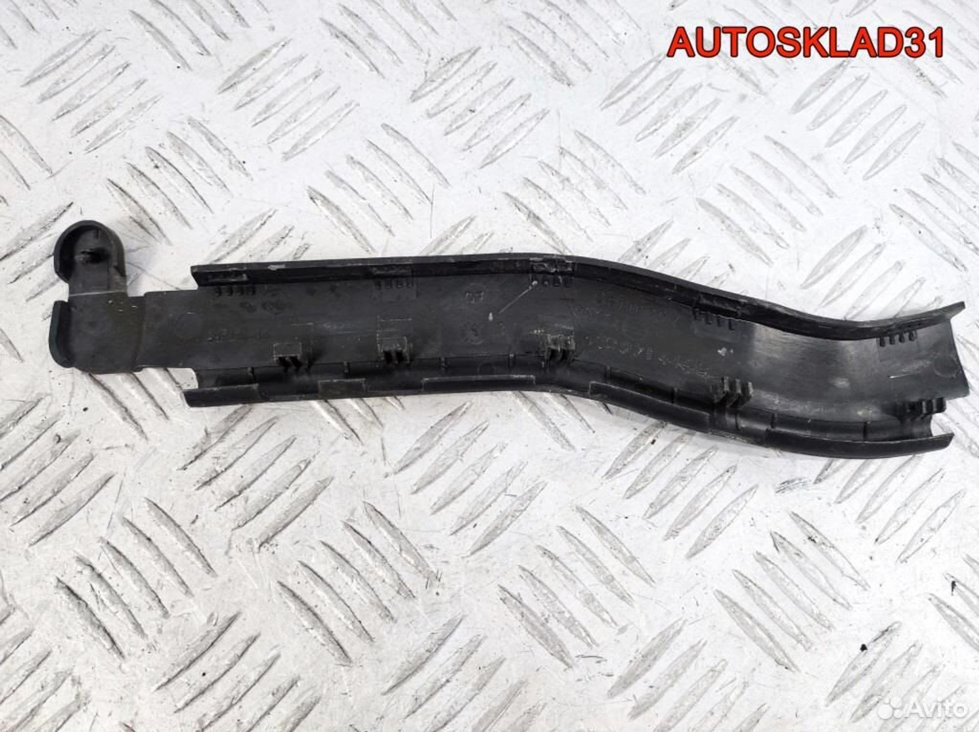 Накладка петли багажника правая Audi A8 4E0971446B, 500 рублей, Дубовое