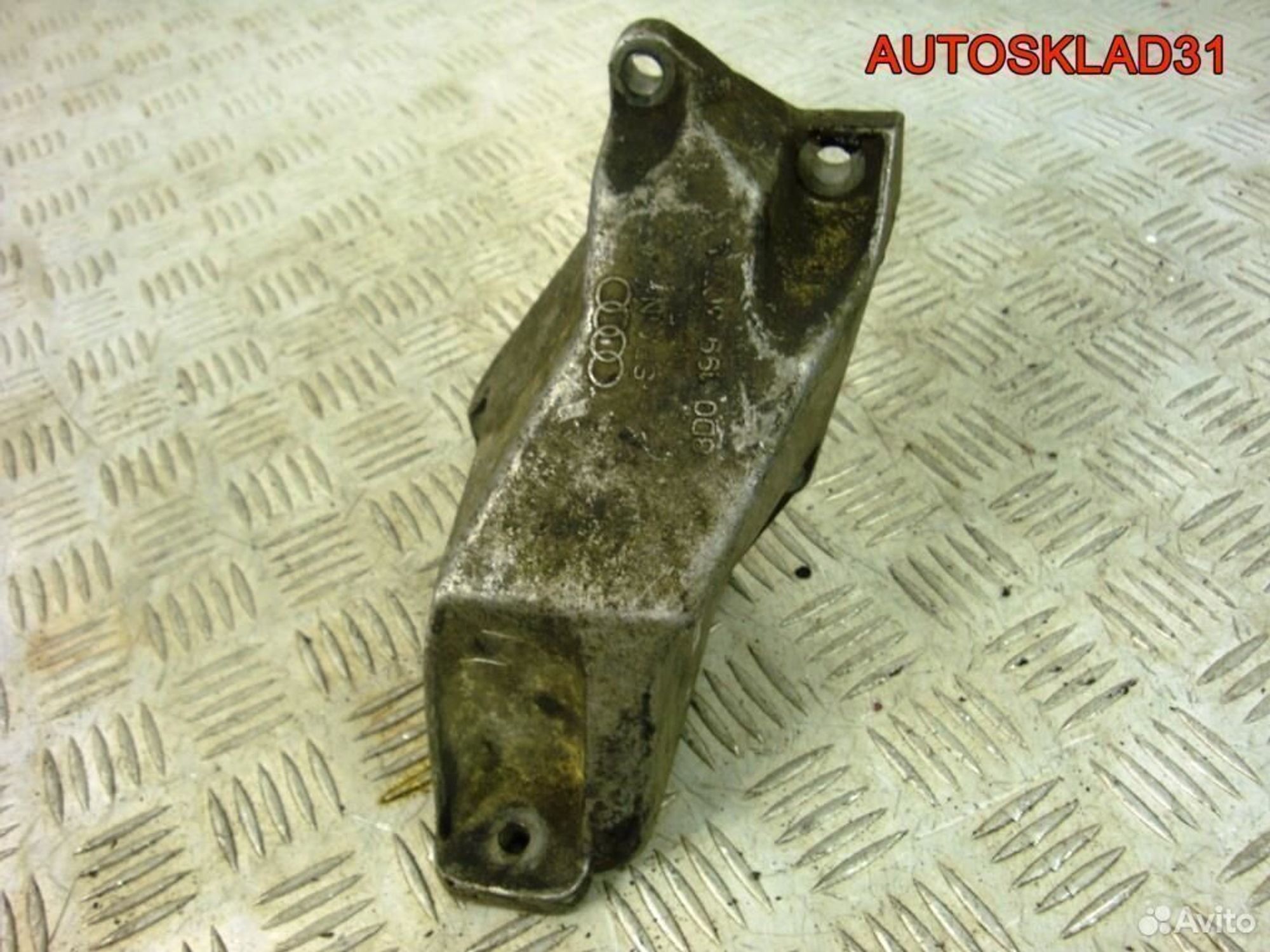 Кронштейн двигателя левый Audi A4 B5 8D0199307L, 1200 рублей, Дубовое