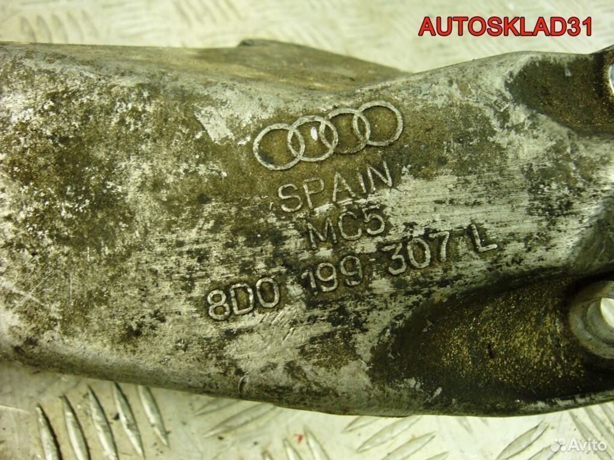 Кронштейн двигателя левый Audi A4 B5 8D0199307L, 1200 рублей, Дубовое