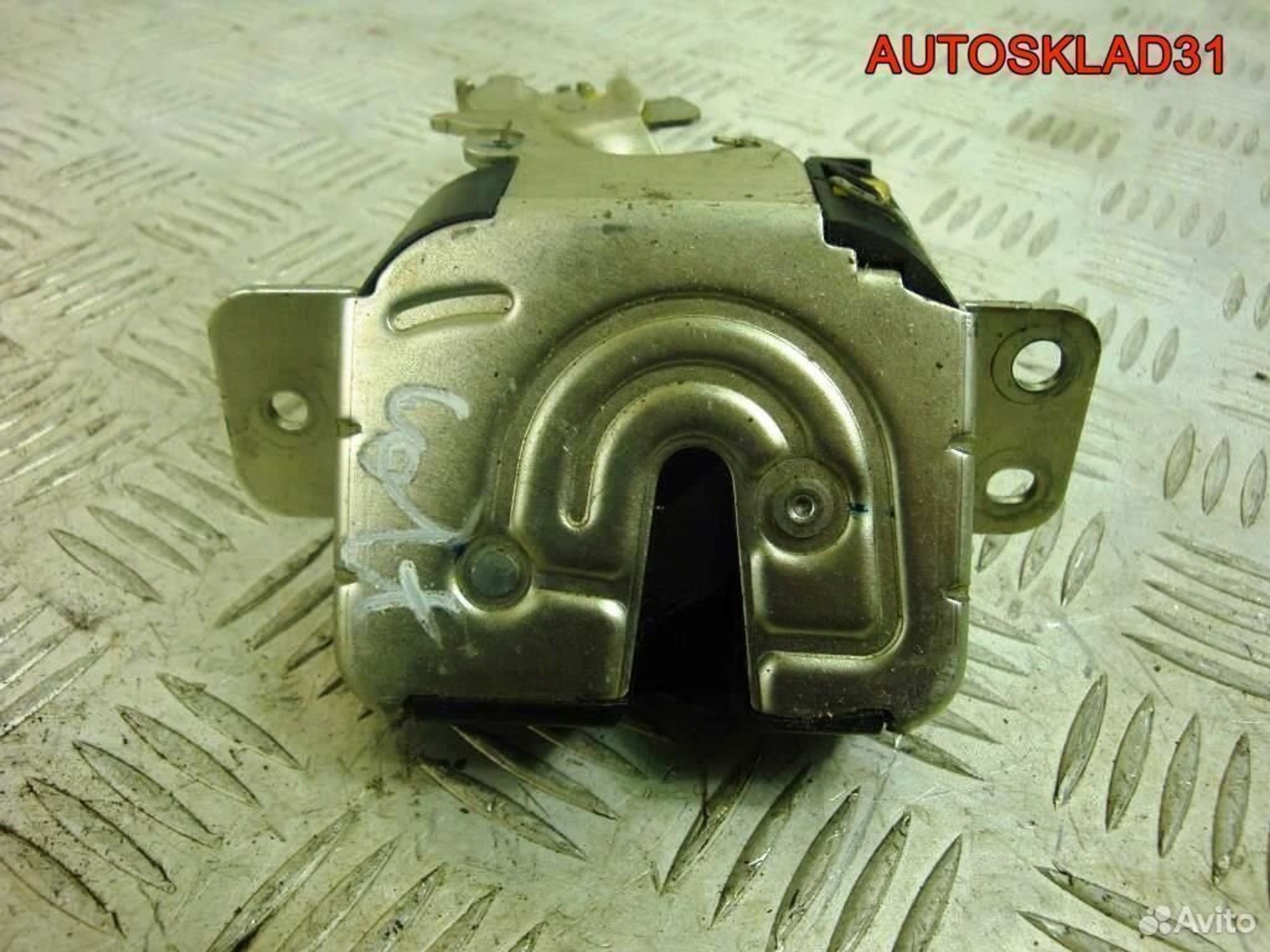 Замок багажника Mitsubishi Colt Z3 MR959190, 1700 рублей, Дубовое