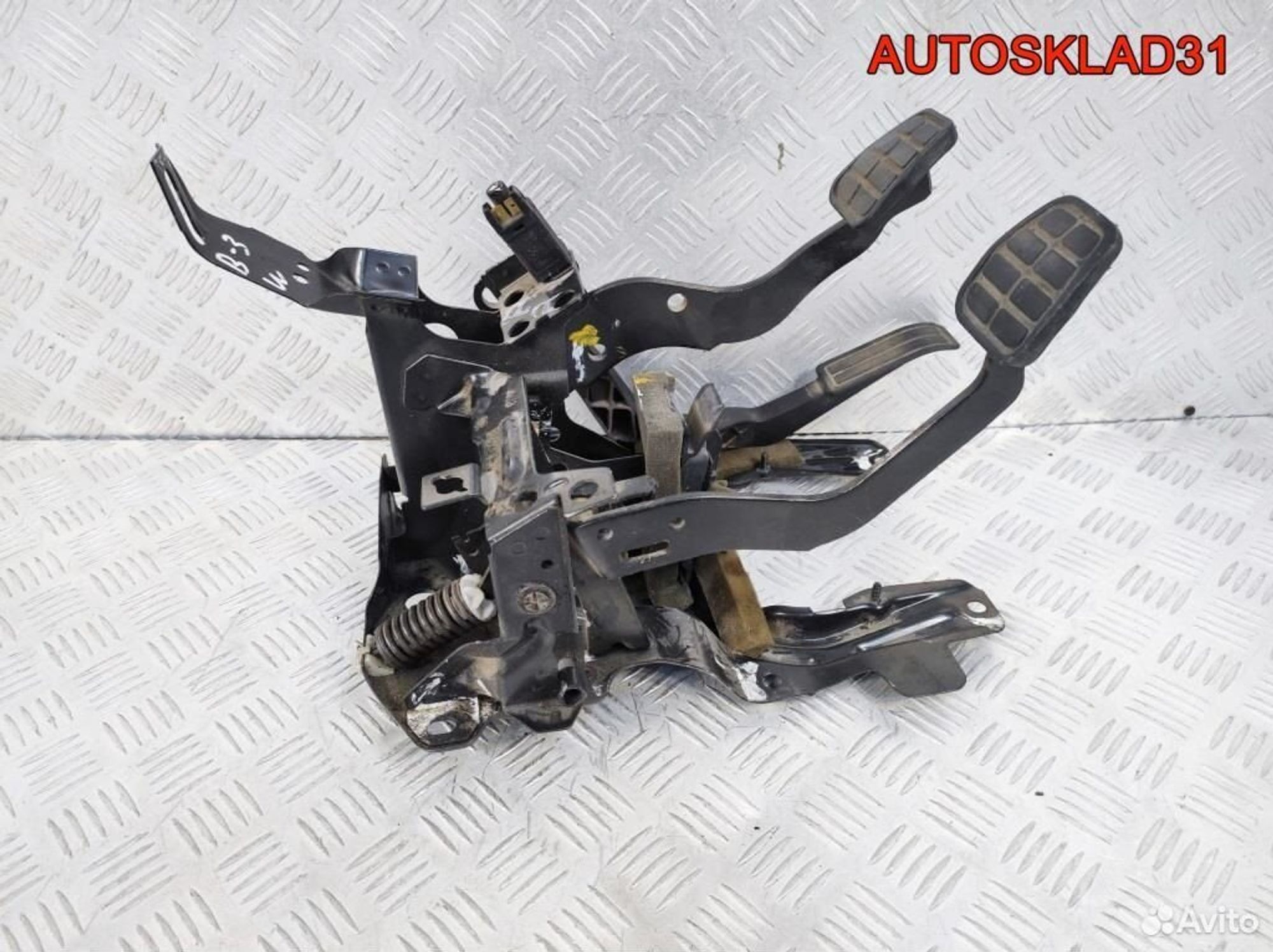 Блок педалей МКПП Volkswagen Passat B3 3A1721315A, 3600 рублей, Дубовое