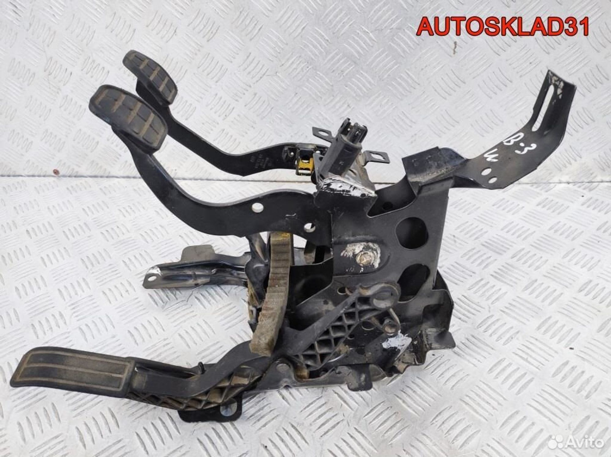 Блок педалей МКПП Volkswagen Passat B3 3A1721315A, 3600 рублей, Дубовое