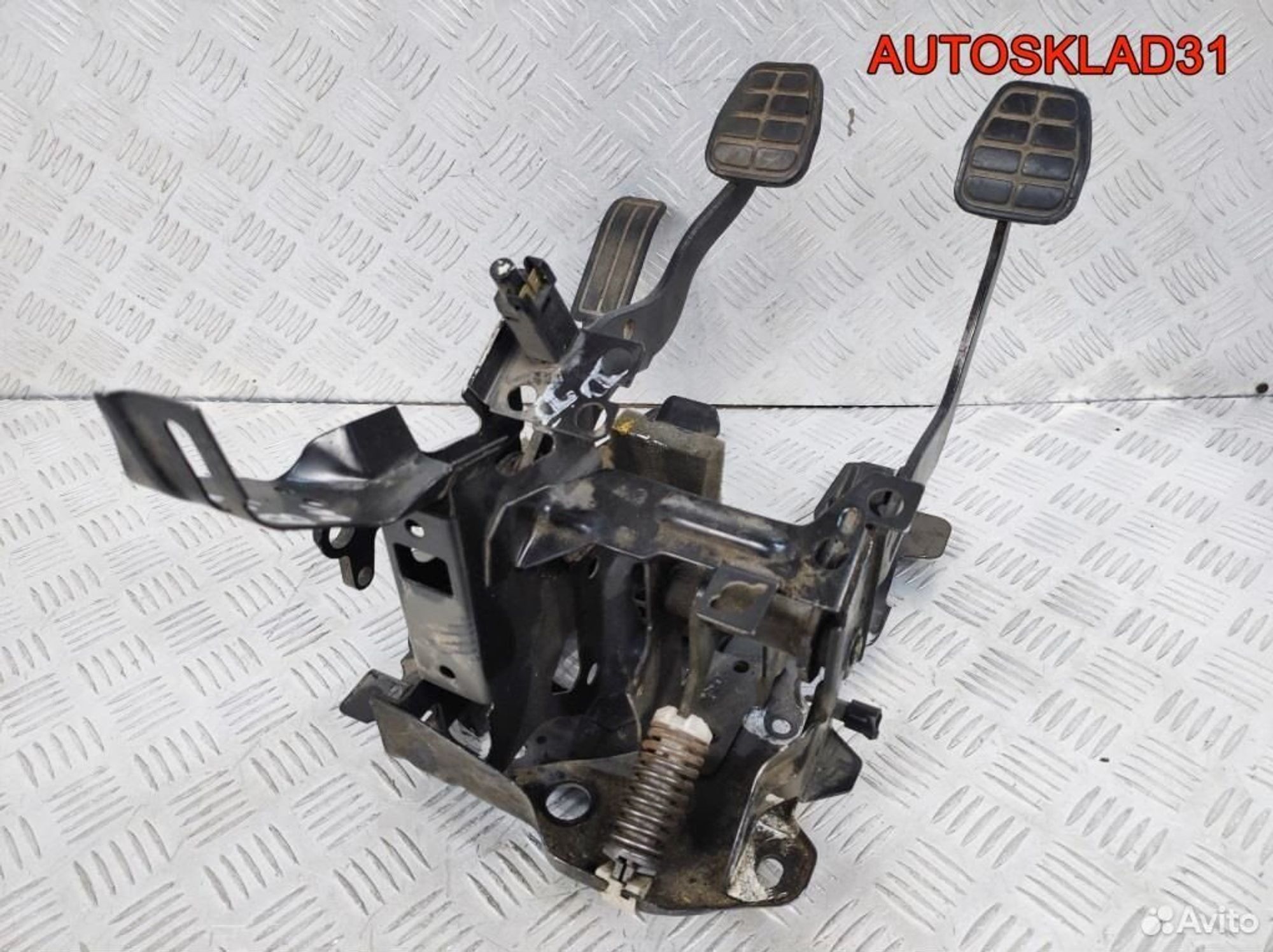 Блок педалей МКПП Volkswagen Passat B3 3A1721315A, 3600 рублей, Дубовое