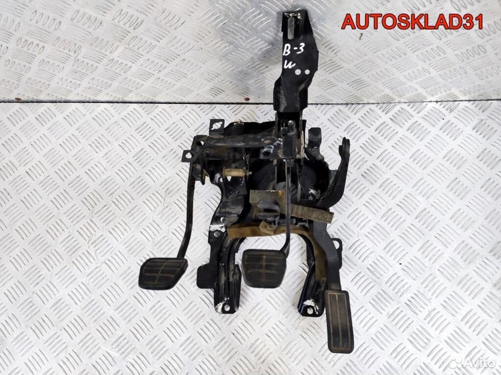 Блок педалей МКПП Volkswagen Passat B3 3A1721315A, 3600 рублей, Дубовое