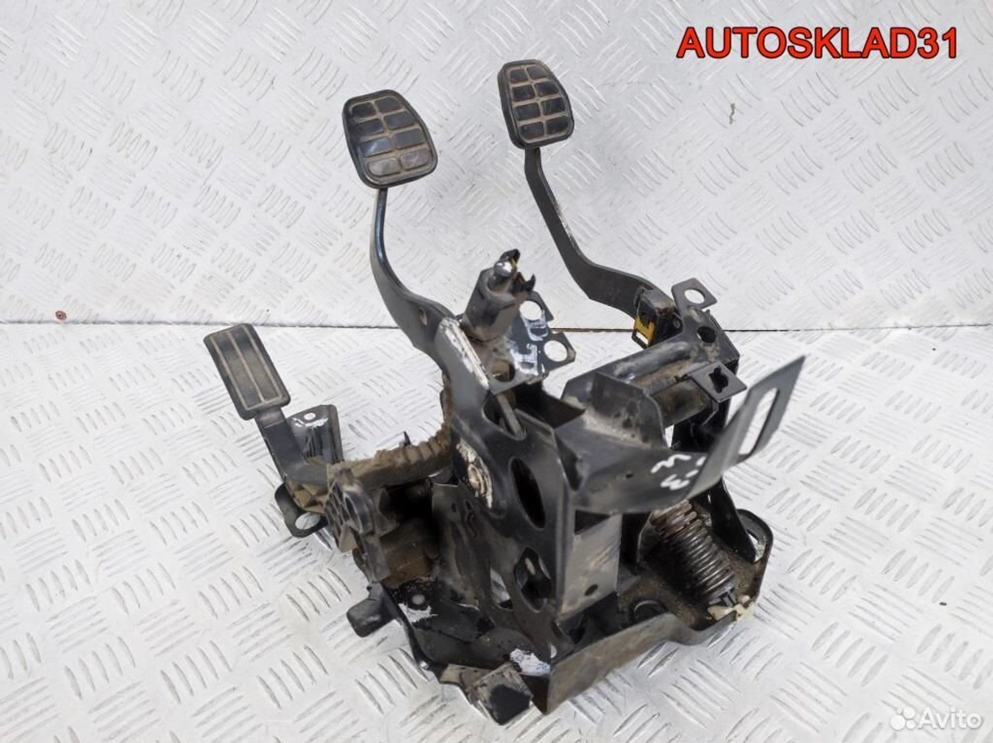 Блок педалей МКПП Volkswagen Passat B3 3A1721315A, 3600 рублей, Дубовое