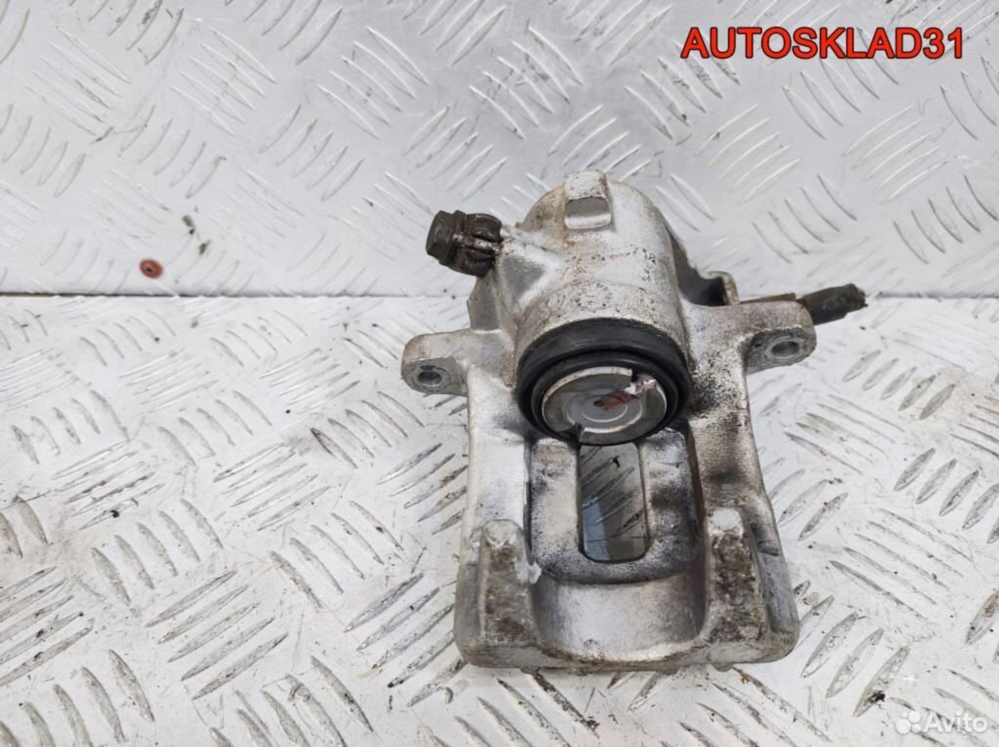 Суппорт тормозной зад правый Audi A4 B6 8E0615424G, 4100 рублей, Дубовое