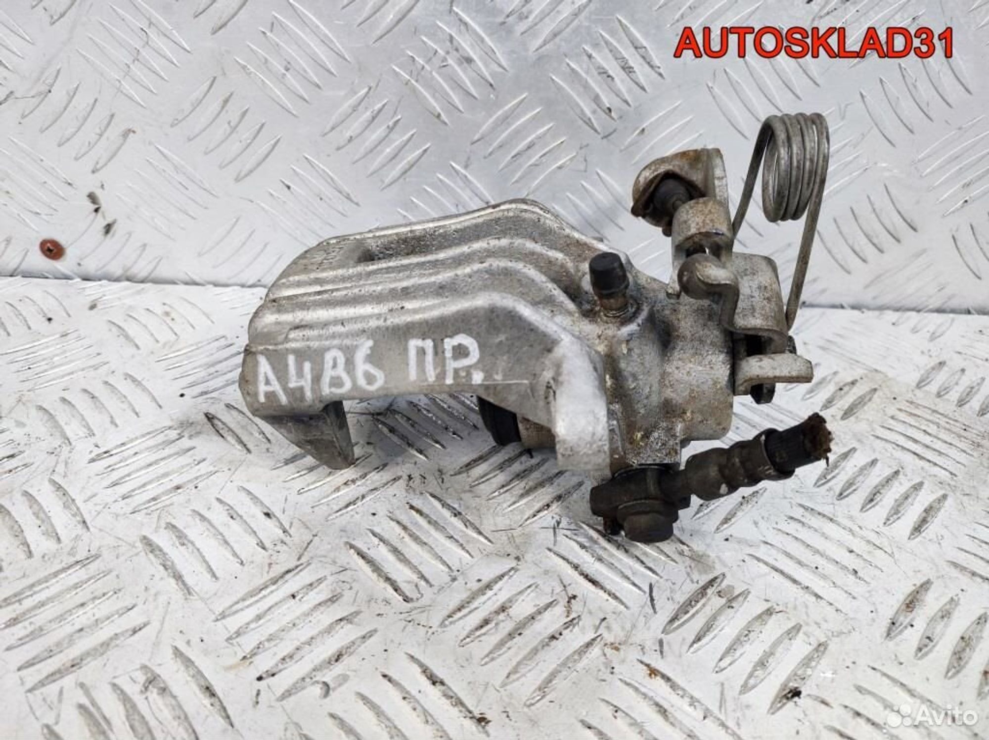 Суппорт тормозной зад правый Audi A4 B6 8E0615424G, 4100 рублей, Дубовое