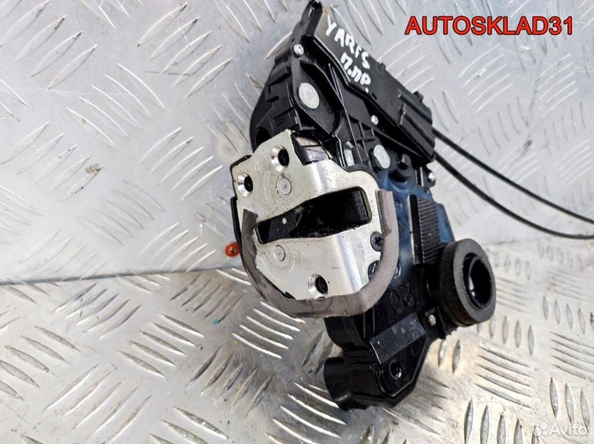 Замок двери передней правой Toyota Yaris, 1700 рублей, Дубовое