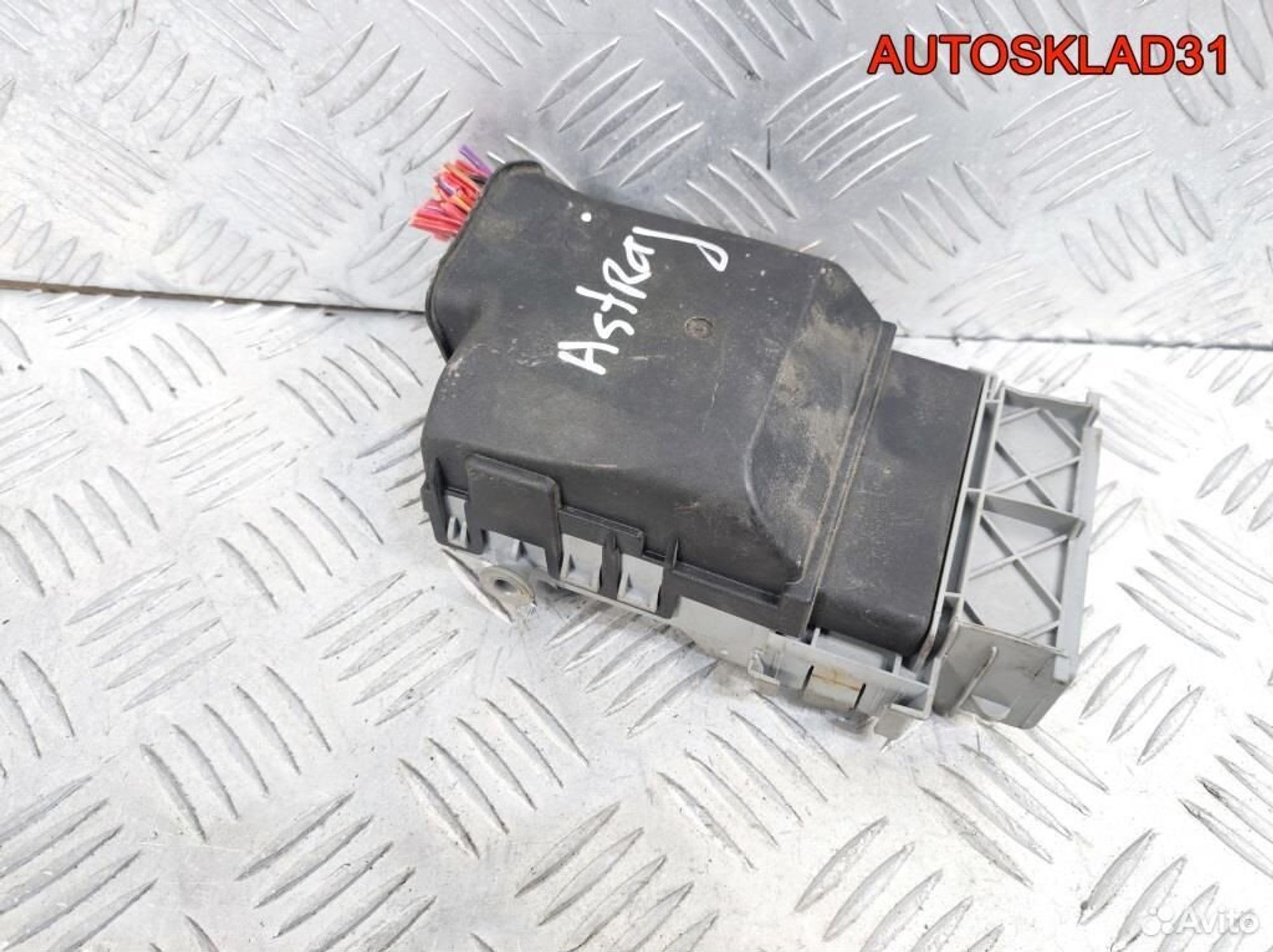 Блок предохранителей салона Opel Astra J 13222786, 2100 рублей, Дубовое