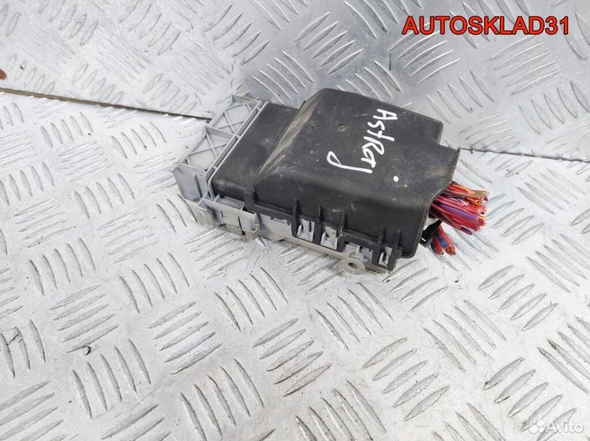 Блок предохранителей салона Opel Astra J 13222786, 2100 рублей, Дубовое
