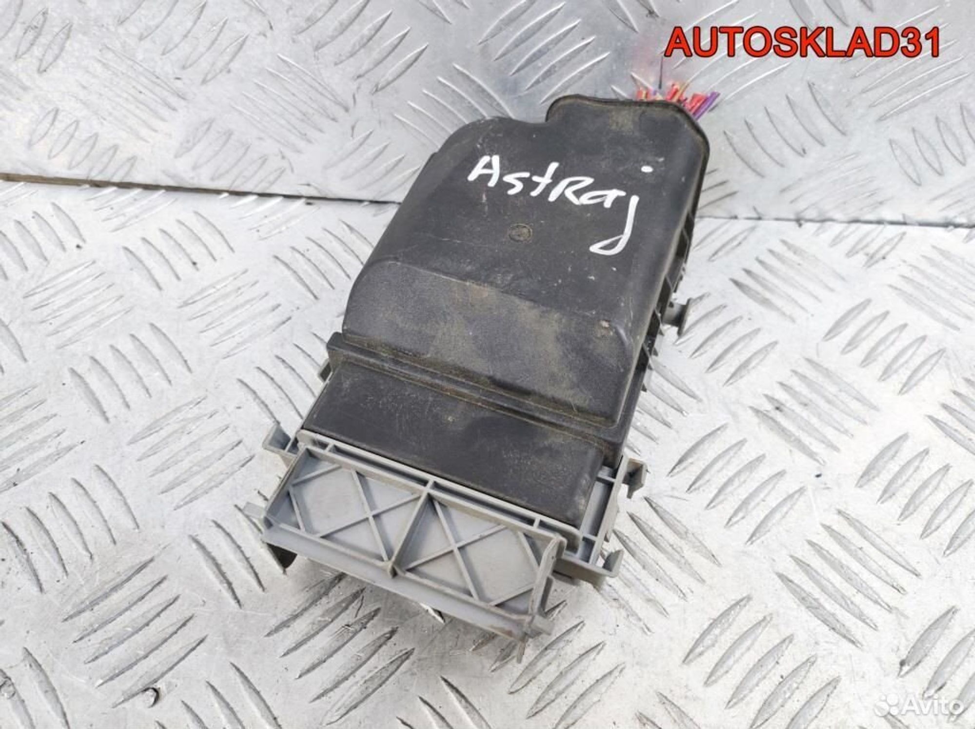 Блок предохранителей салона Opel Astra J 13222786, 2100 рублей, Дубовое