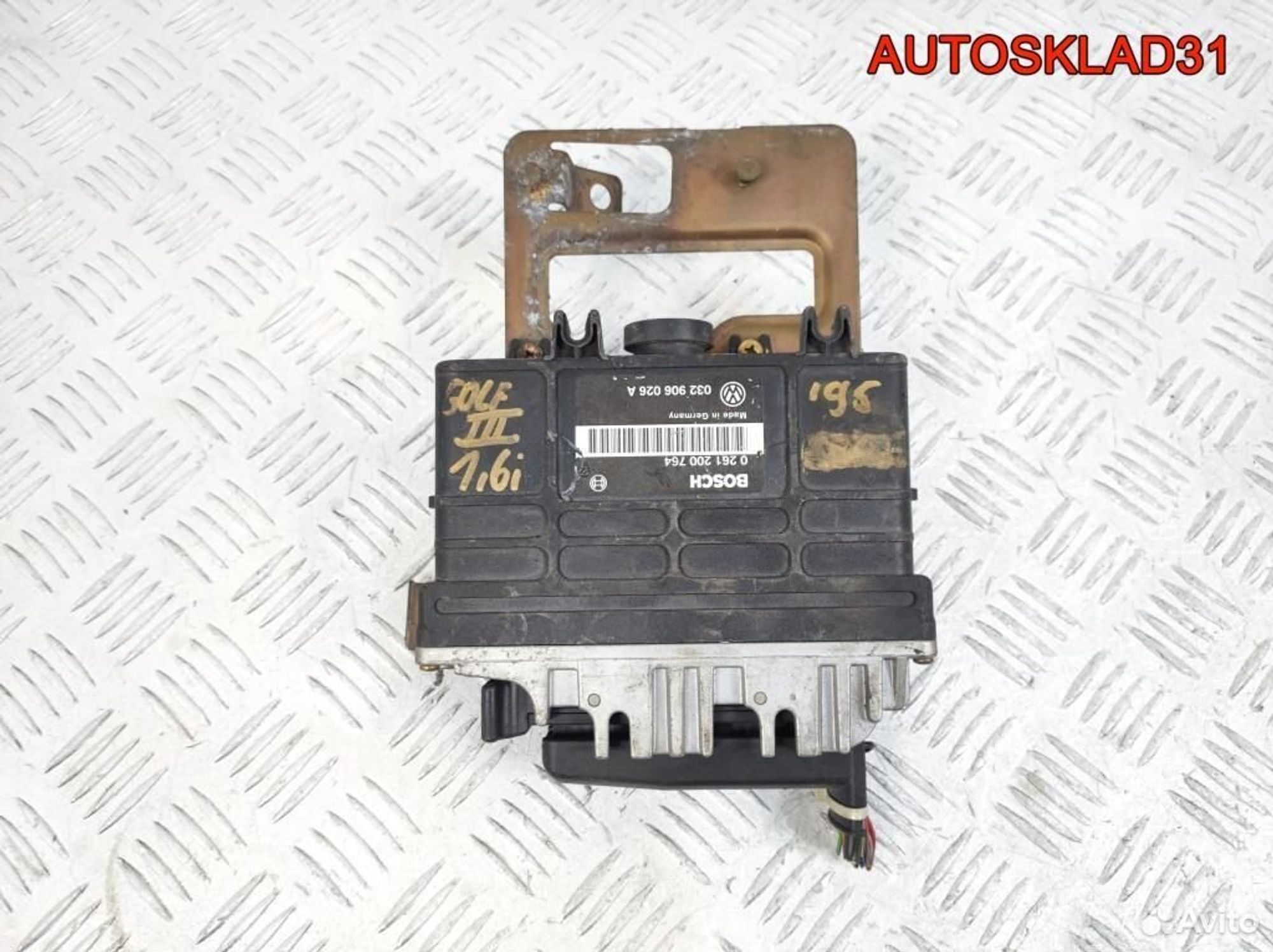 Блок эбу Volkswagen Golf 3 1.6 AEA 032906026A, 1000 рублей, Дубовое