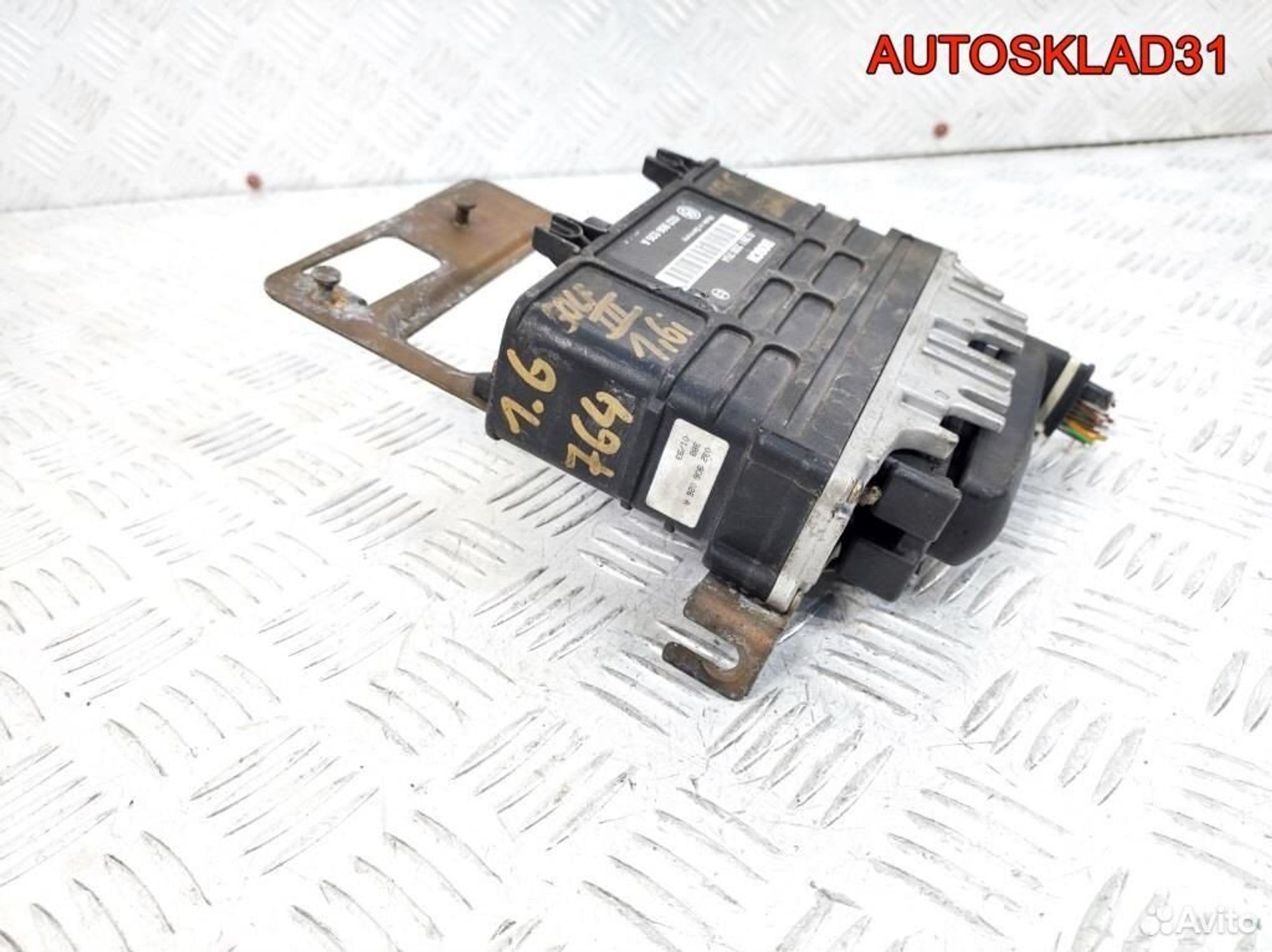 Блок эбу Volkswagen Golf 3 1.6 AEA 032906026A, 1000 рублей, Дубовое