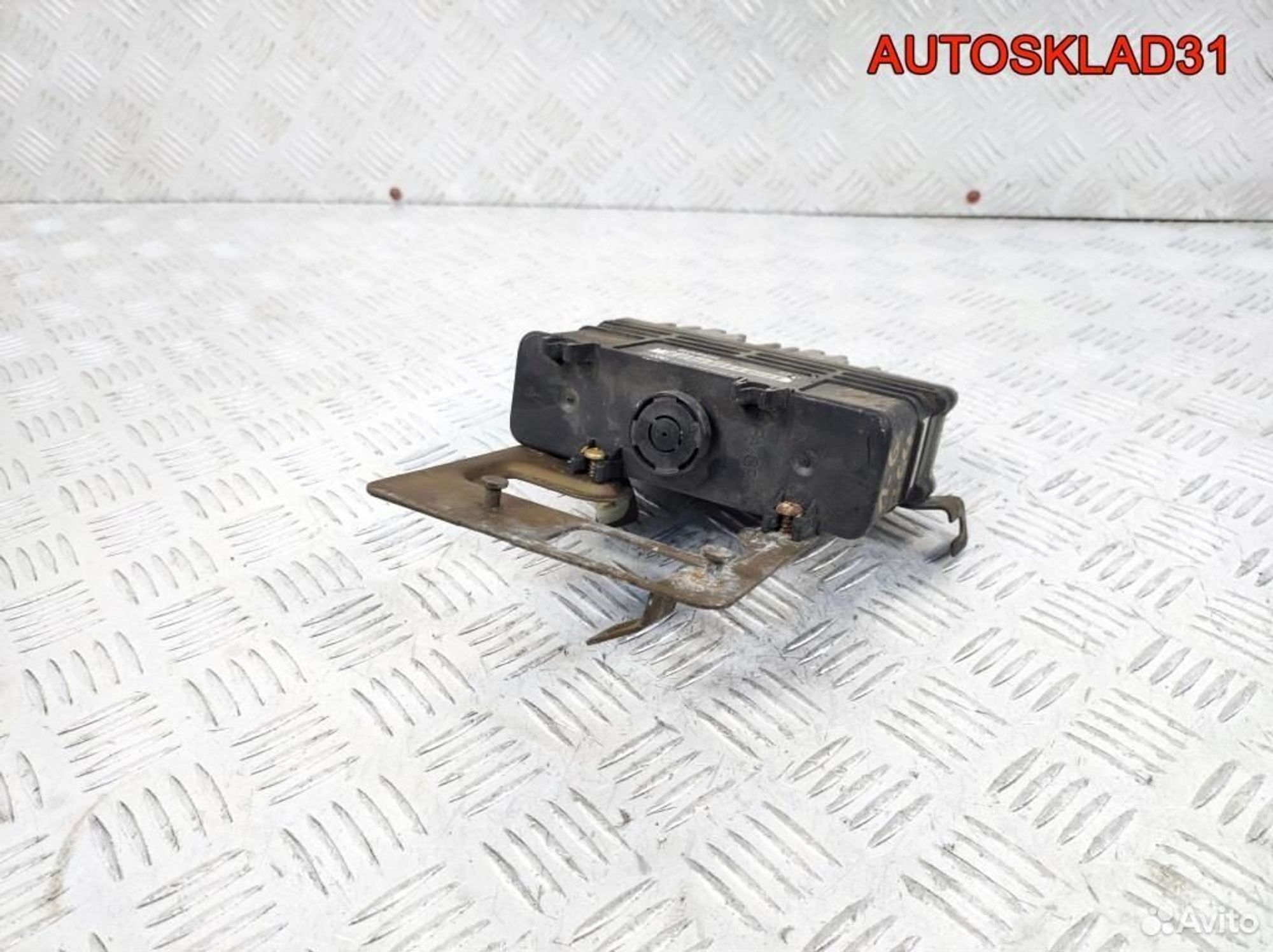 Блок эбу Volkswagen Golf 3 1.6 AEA 032906026A, 1000 рублей, Дубовое