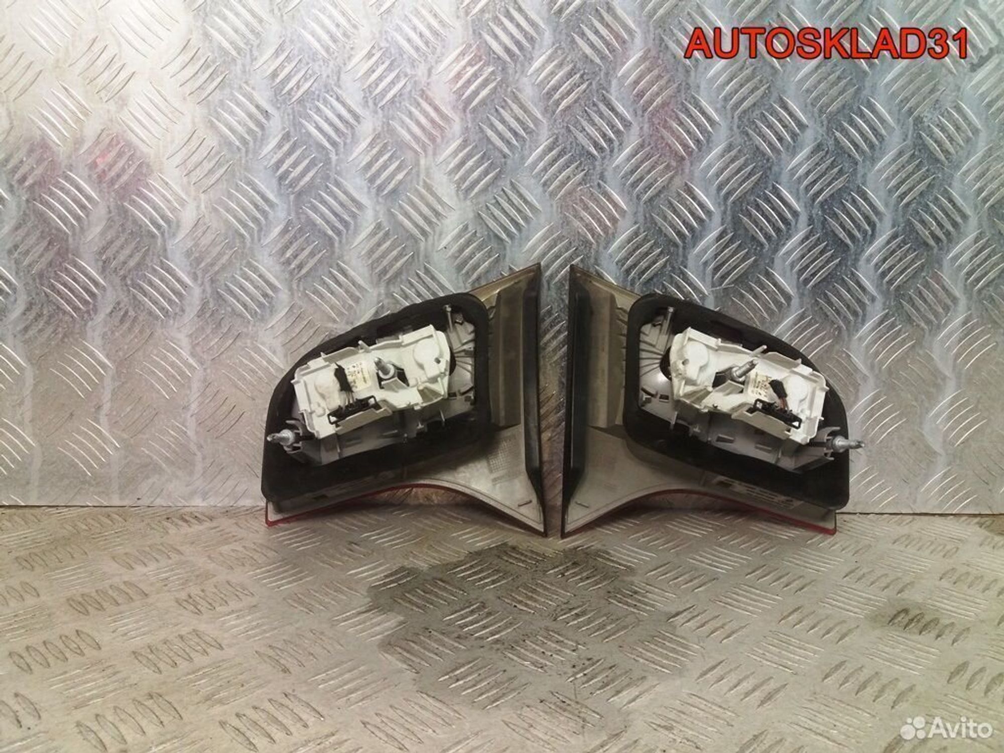 Фонарь задний внутренни Audi A4 B7 8E9945093A унив, 1800 рублей, Дубовое