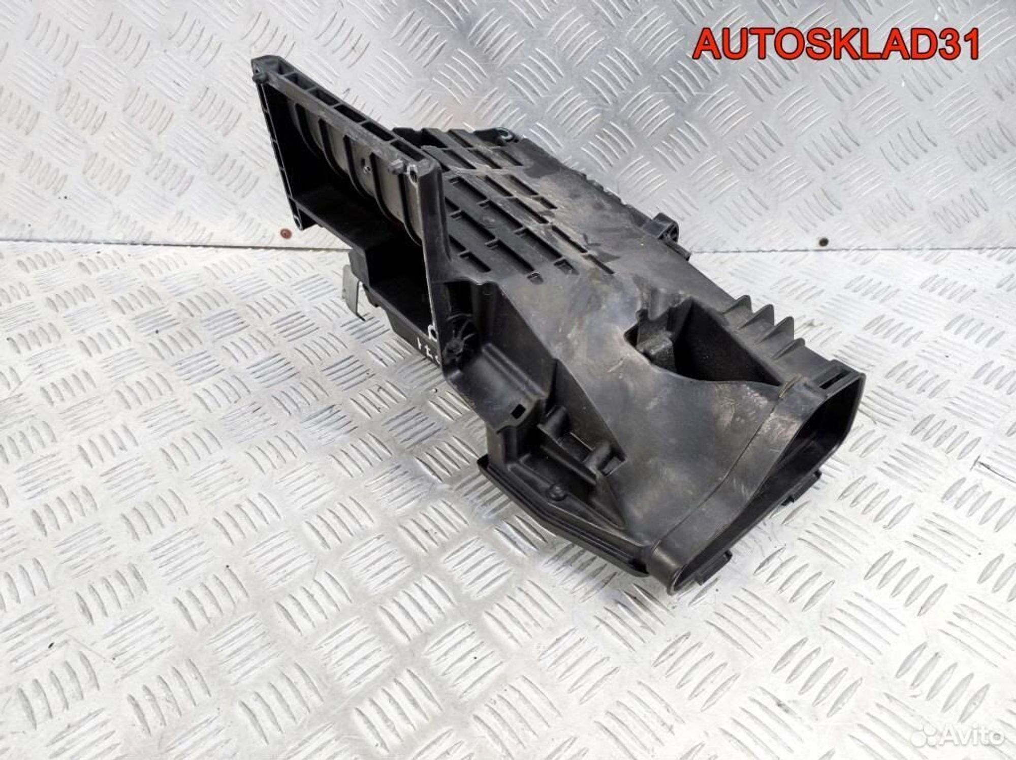 Корпус воздушного фильтра Mercedes W203 2710900901, 3600 рублей, Дубовое