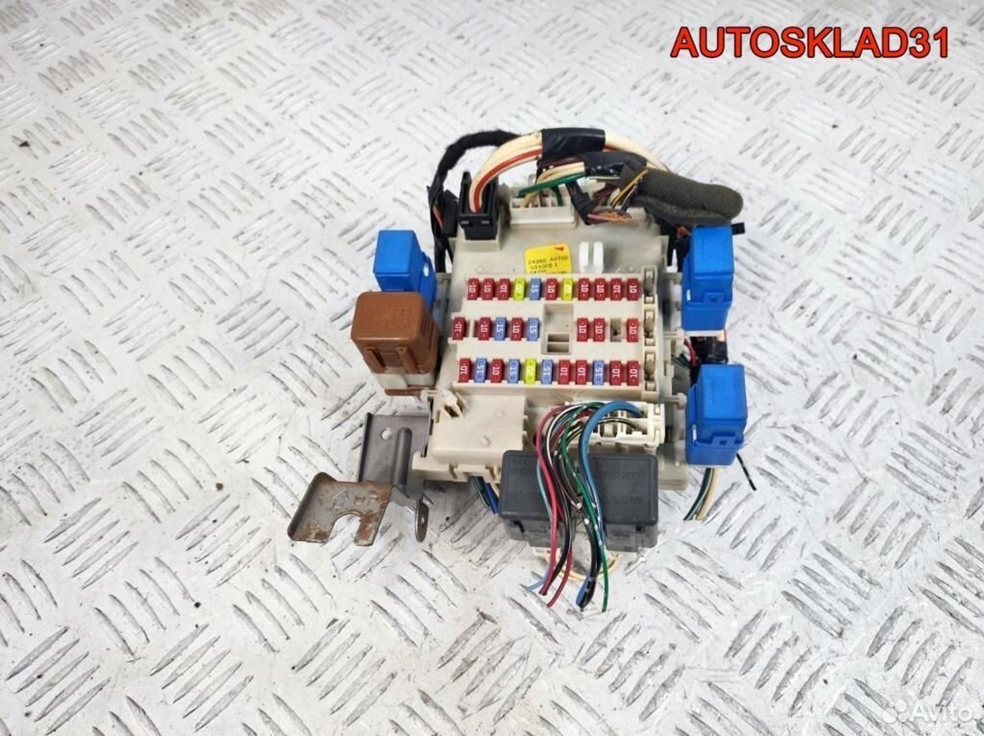 Блок предохранителей Nissan Primera P12 24350AV700, 1700 рублей, Дубовое