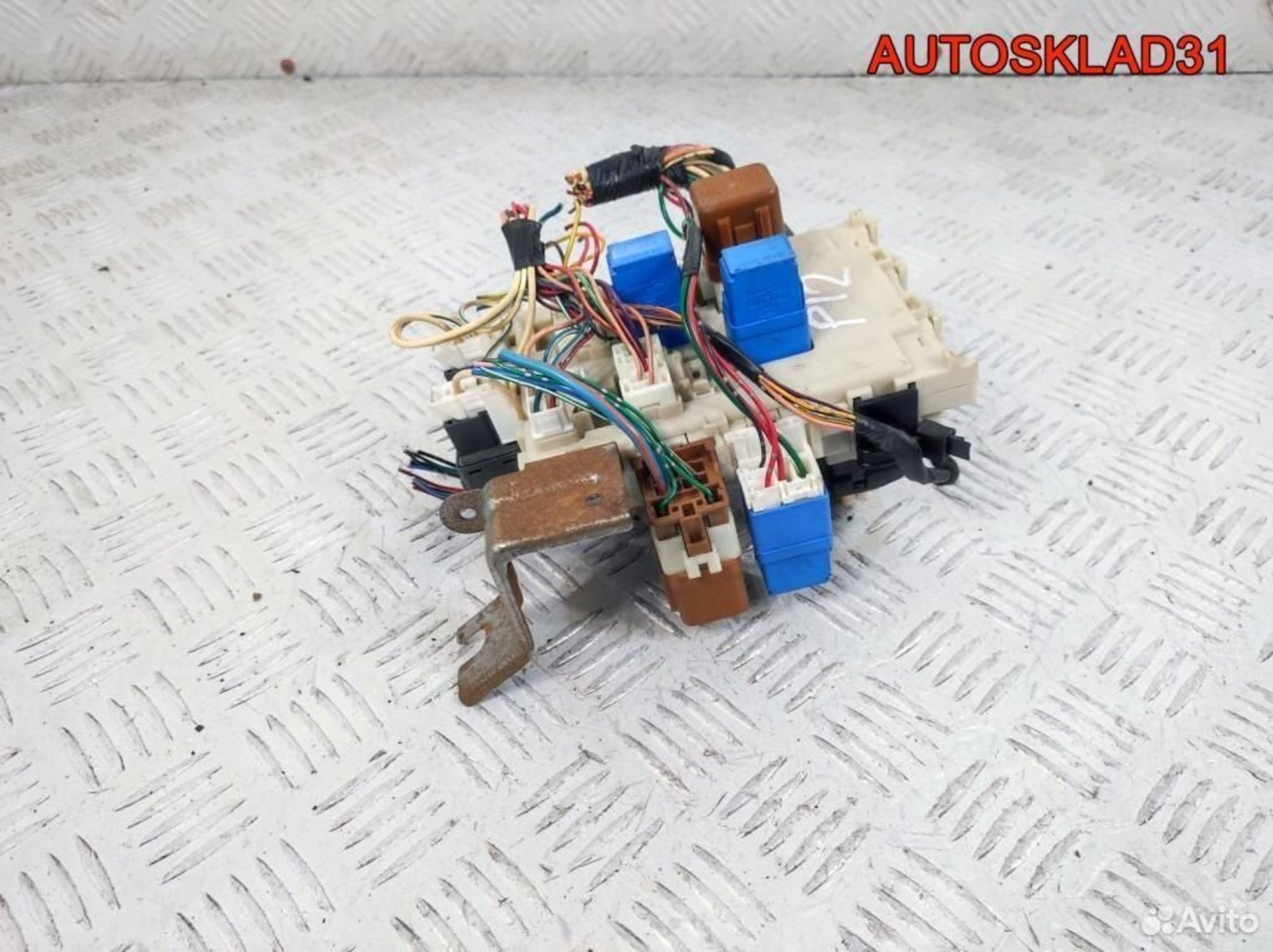 Блок предохранителей Nissan Primera P12 24350AV700, 1700 рублей, Дубовое