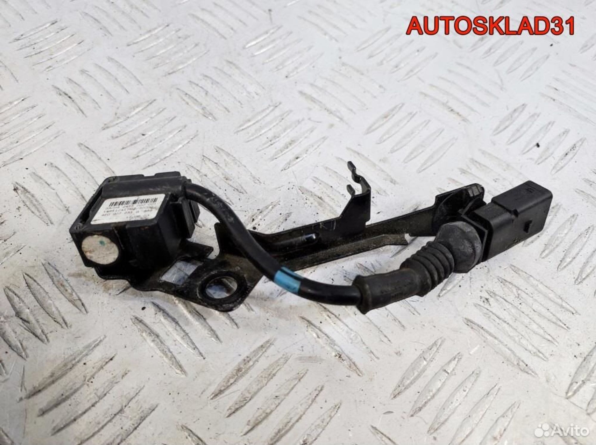 Датчик ускорения пневмоподвески Audi A8 4E0907651G, 900 рублей, Дубовое