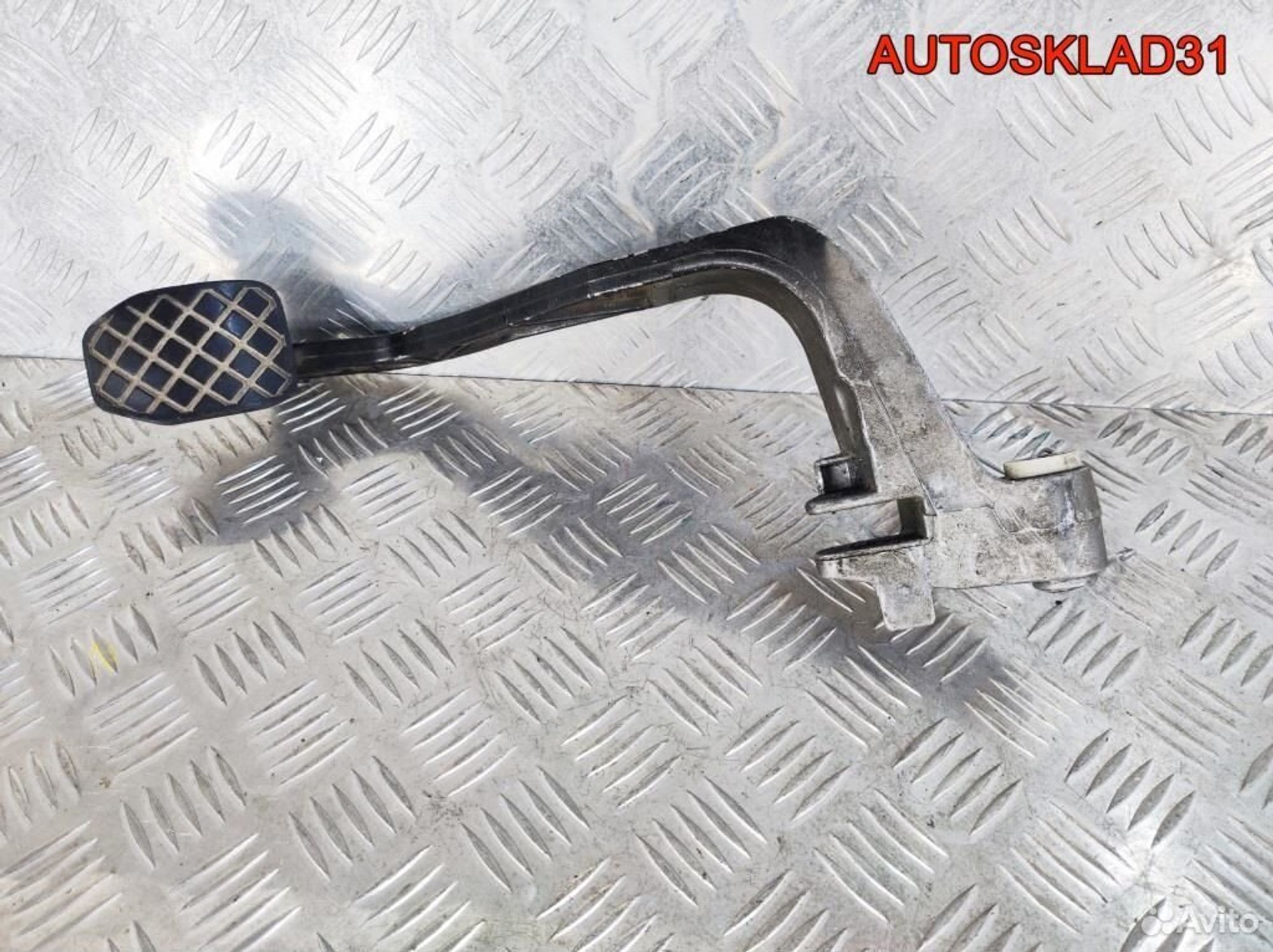 Педаль сцепления Audi A4 B5 8D1721316D, 1700 рублей, Дубовое