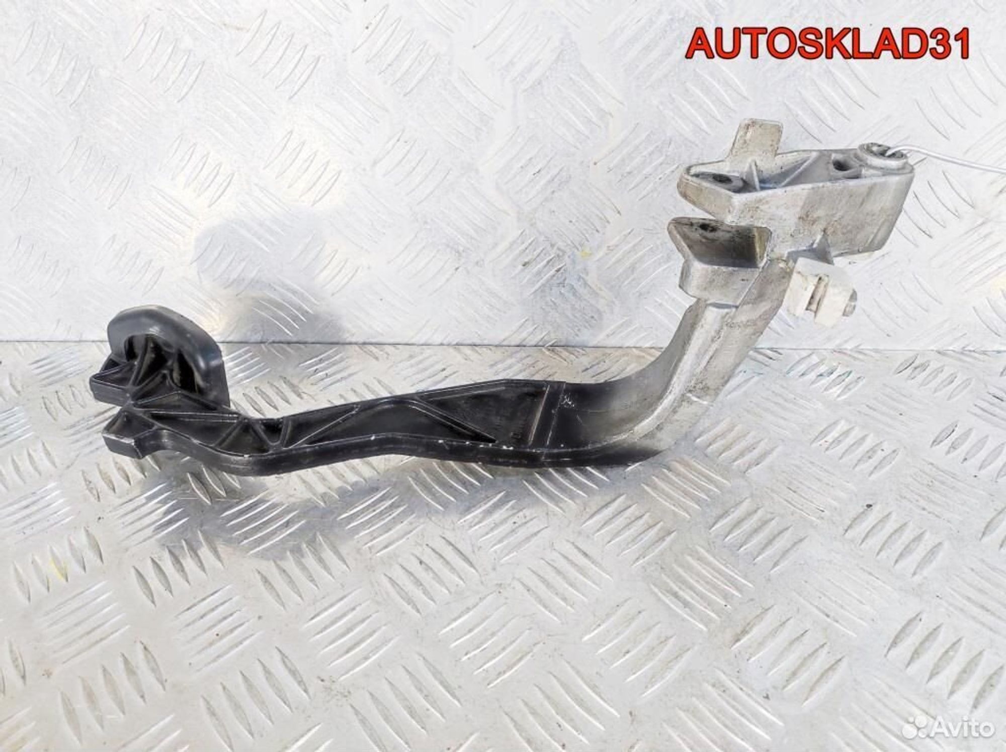 Педаль сцепления Audi A4 B5 8D1721316D, 1700 рублей, Дубовое