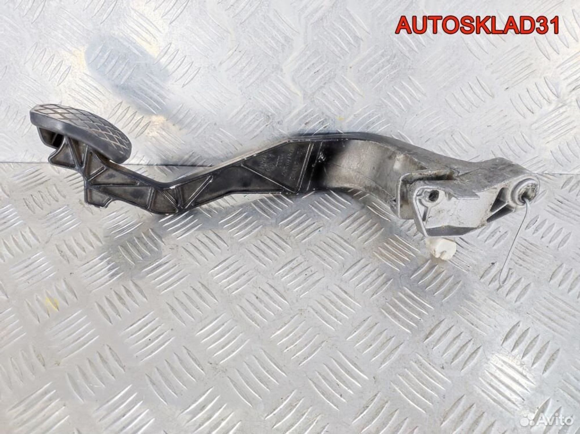 Педаль сцепления Audi A4 B5 8D1721316D, 1700 рублей, Дубовое