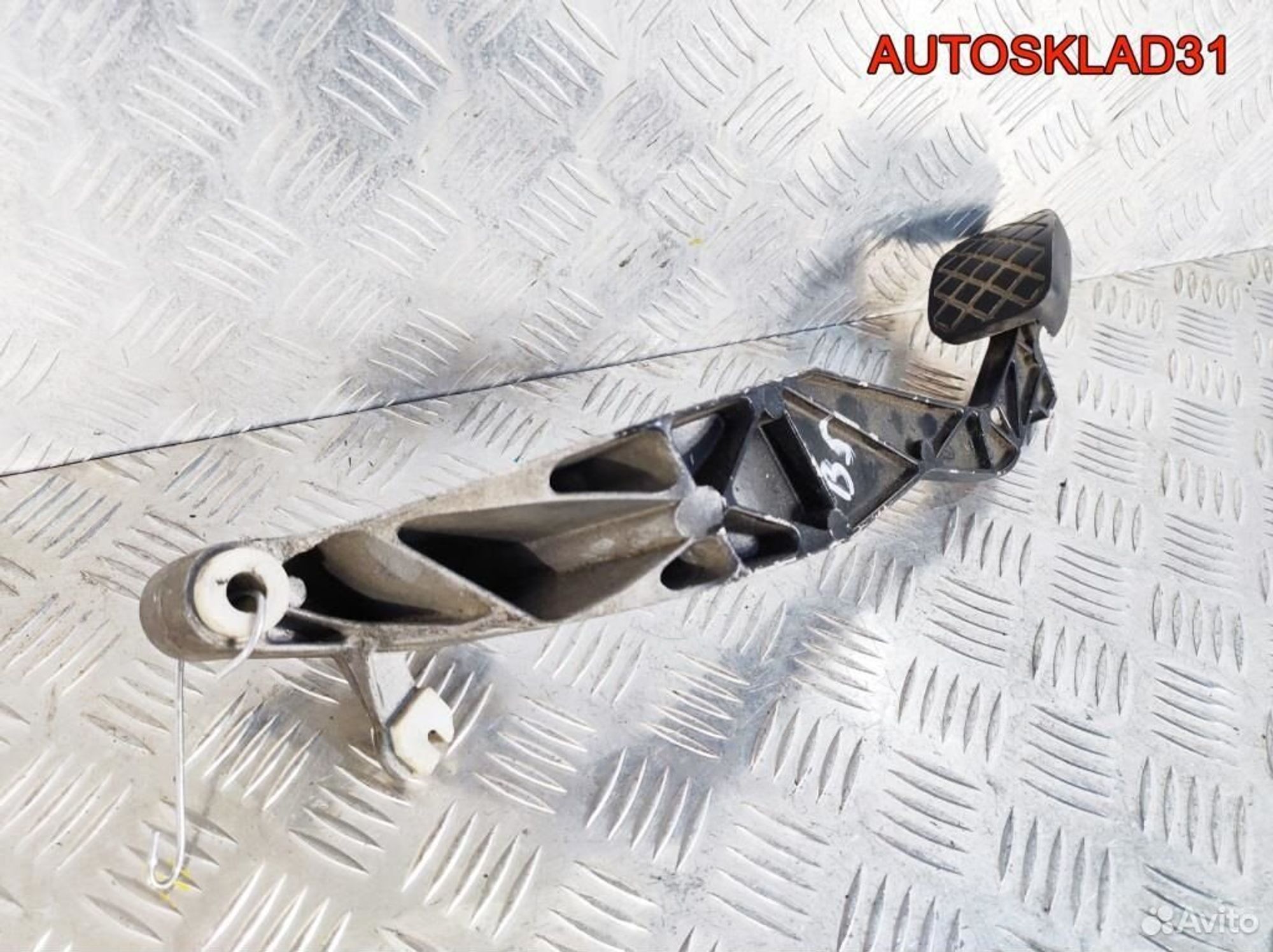 Педаль сцепления Audi A4 B5 8D1721316D, 1700 рублей, Дубовое