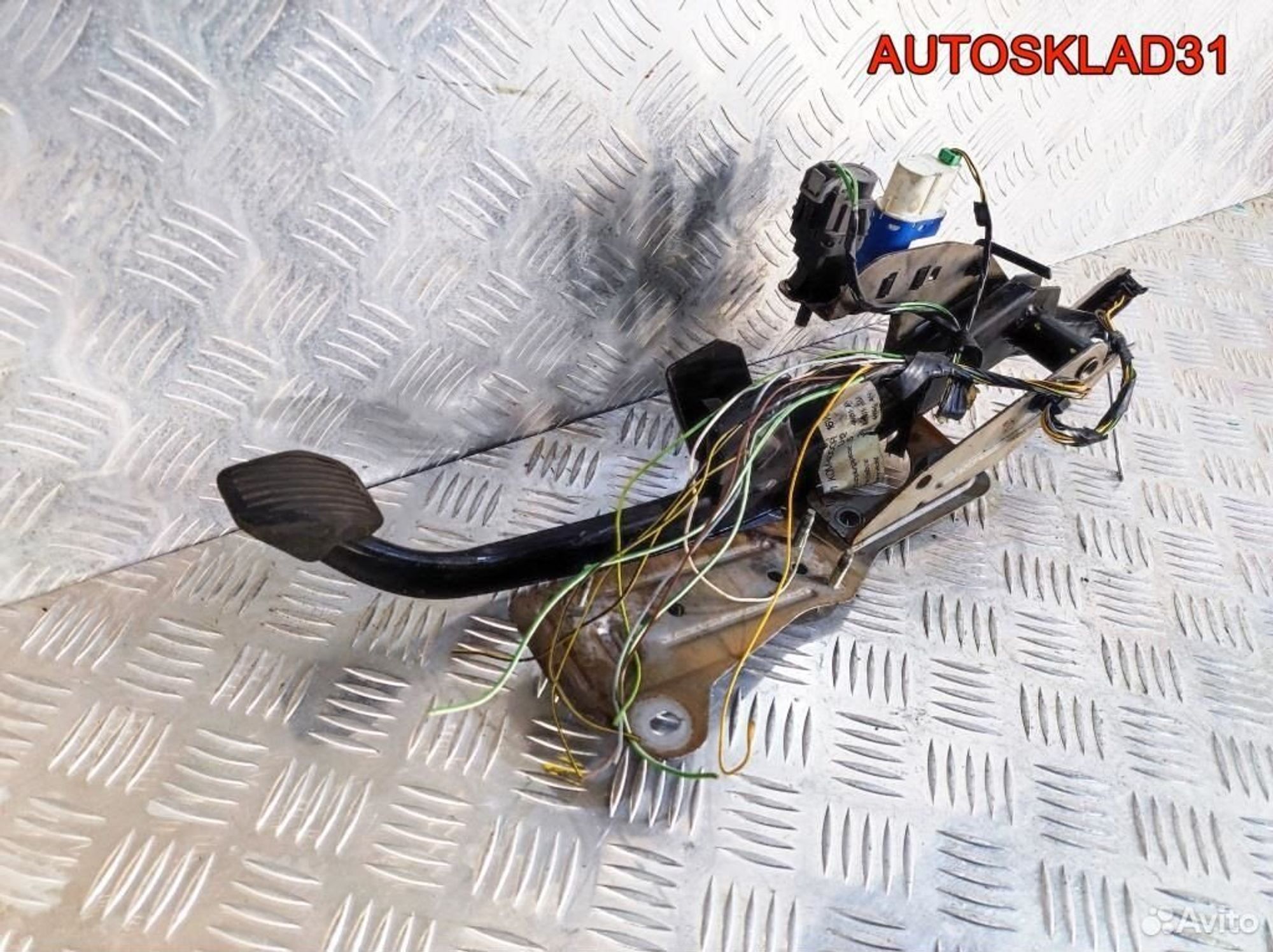 Педаль тормоза МКПП Ford Focus 2 4M512467AN, 1100 рублей, Дубовое