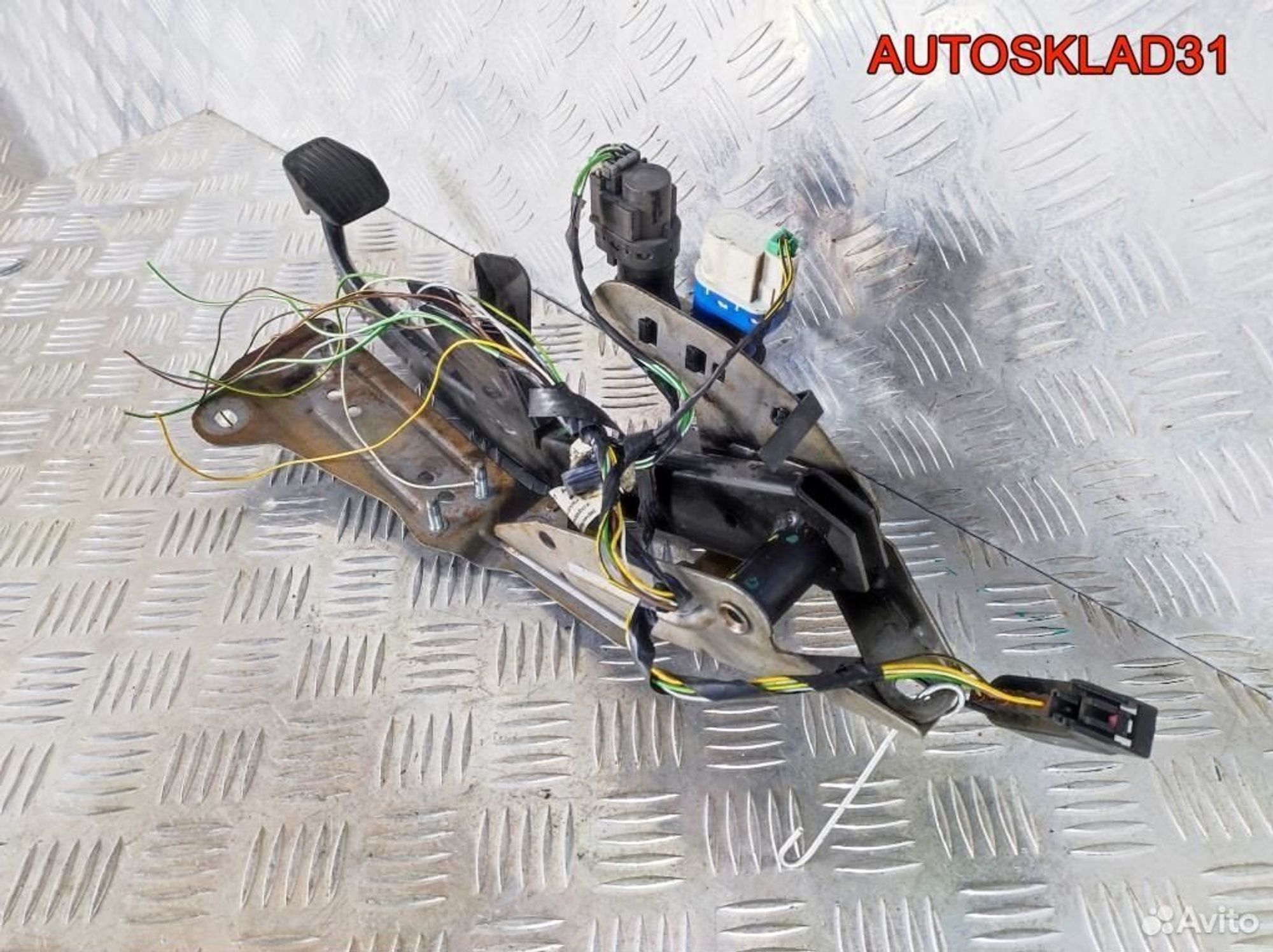 Педаль тормоза МКПП Ford Focus 2 4M512467AN, 1100 рублей, Дубовое