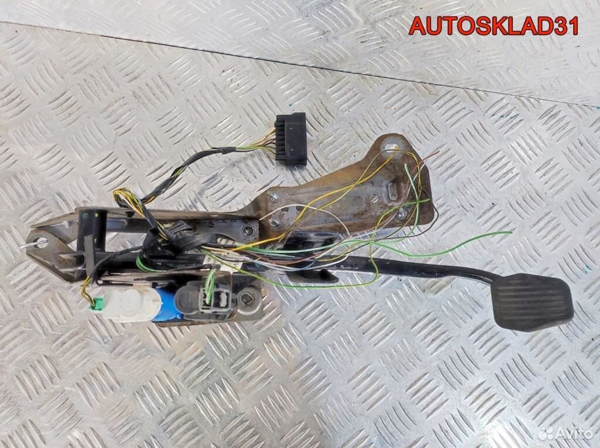 Педаль тормоза МКПП Ford Focus 2 4M512467AN, 1100 рублей, Дубовое