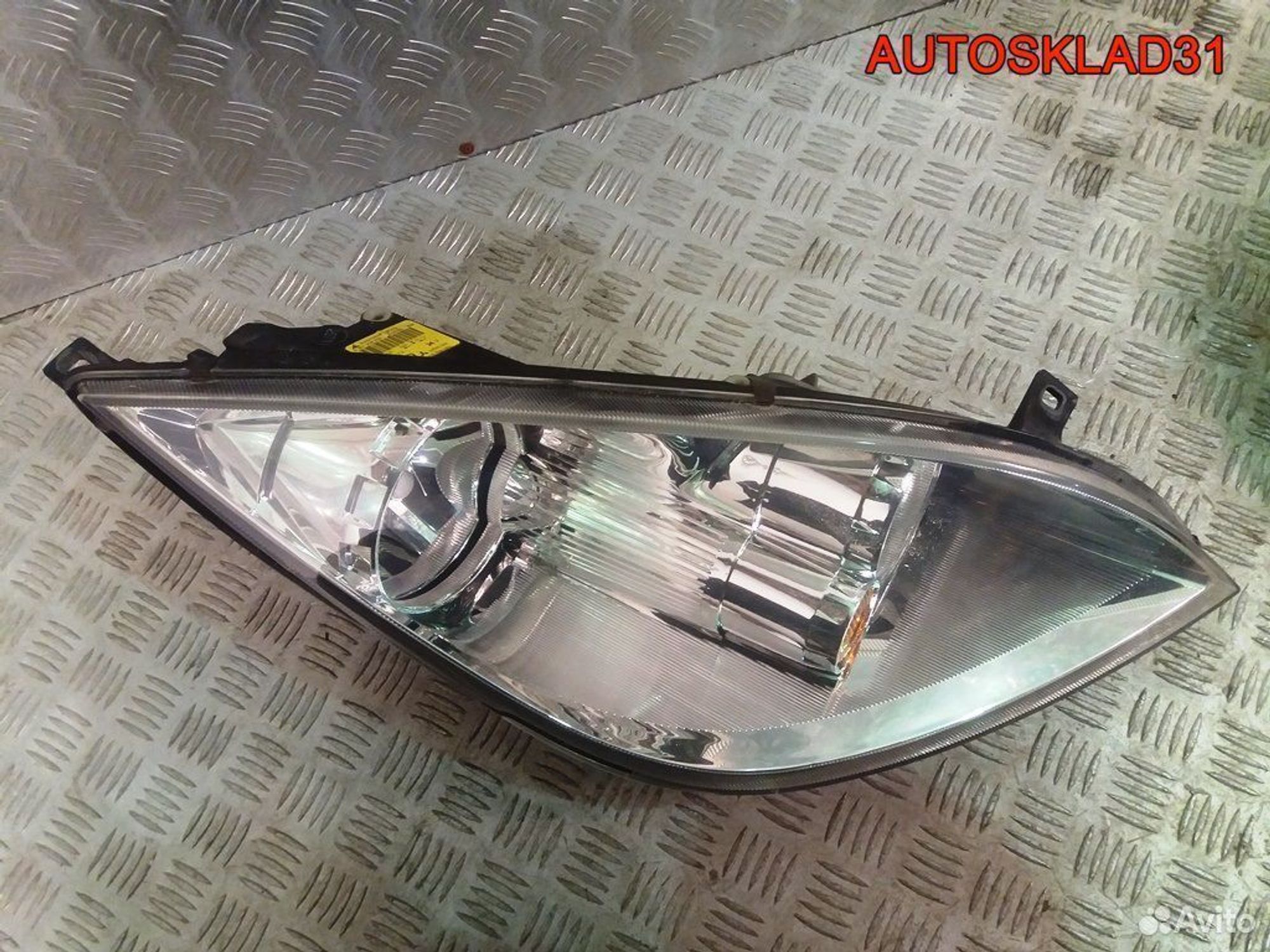 Фара левая правая Mitsubishi Colt Z3 8301A283, 5700 рублей, Дубовое