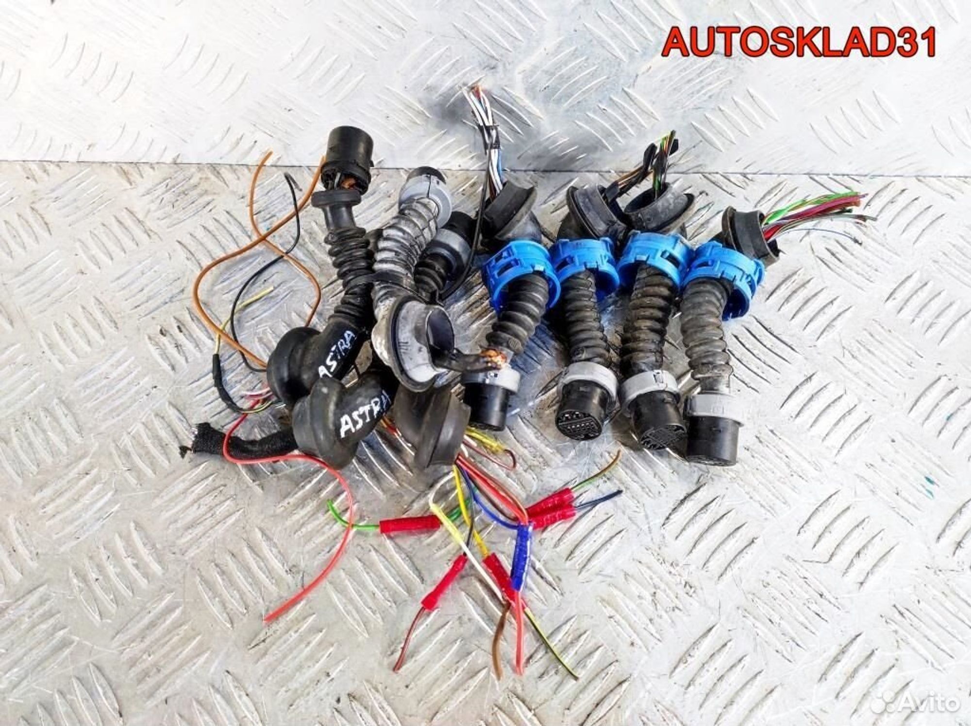 Разъем задних дверей Opel Astra H, 1400 рублей, Дубовое