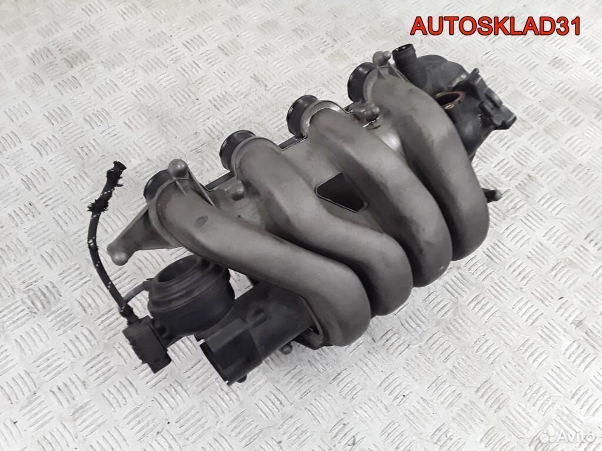 Коллектор впускной VW Passat B6 2.0 BLR 06F133210K, 4100 рублей, Дубовое