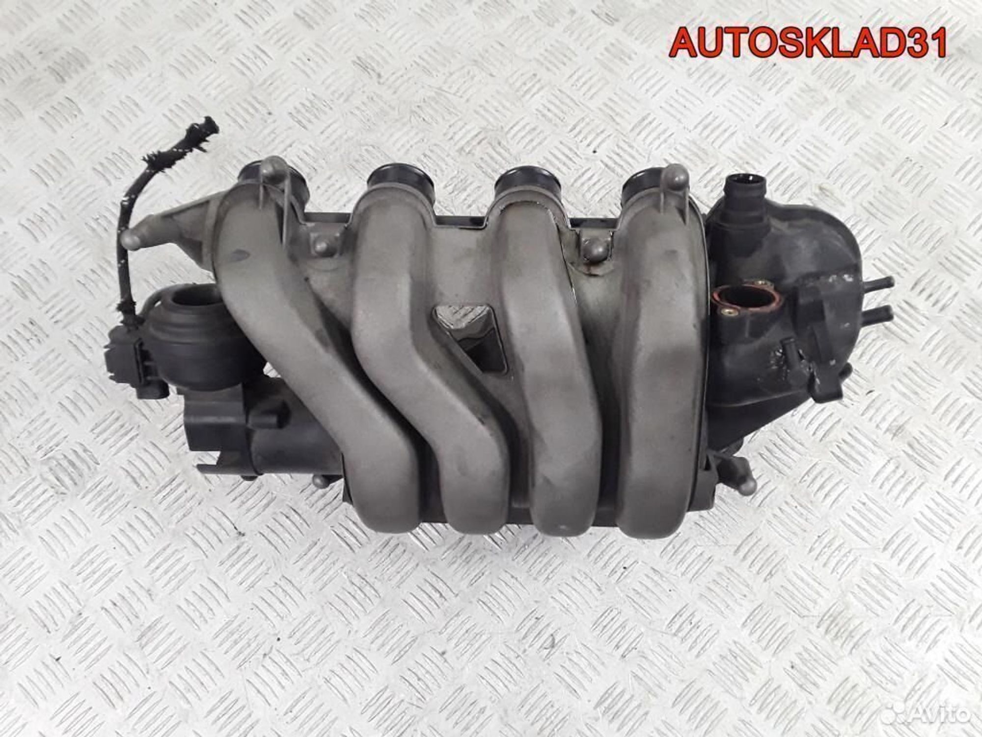 Коллектор впускной VW Passat B6 2.0 BLR 06F133210K, 4100 рублей, Дубовое