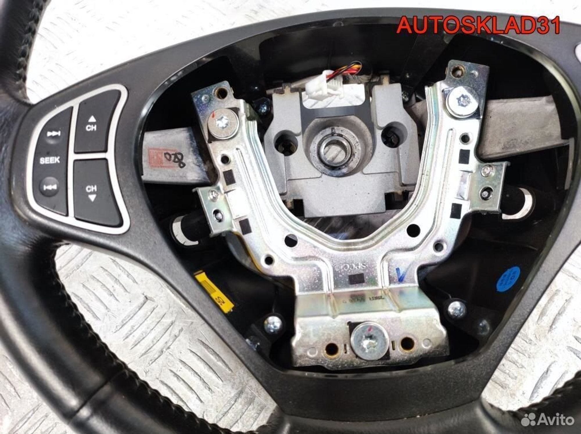 Рулевое колесо мультируль Kia Ceed 561101H170EQ, 2600 рублей, Дубовое