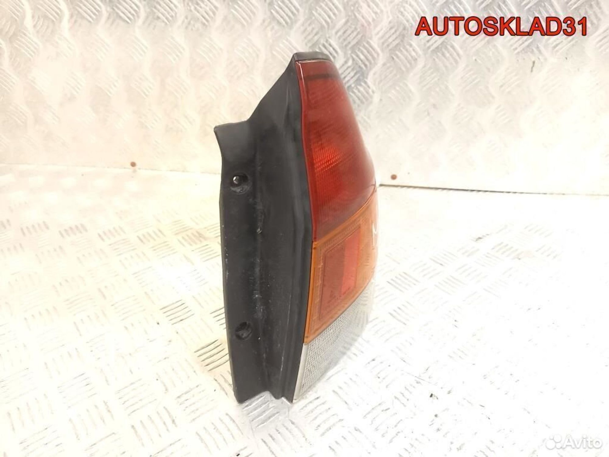 Фонарь задний правый Mazda 323 P BA Хетчбэк, 2500 рублей, Дубовое