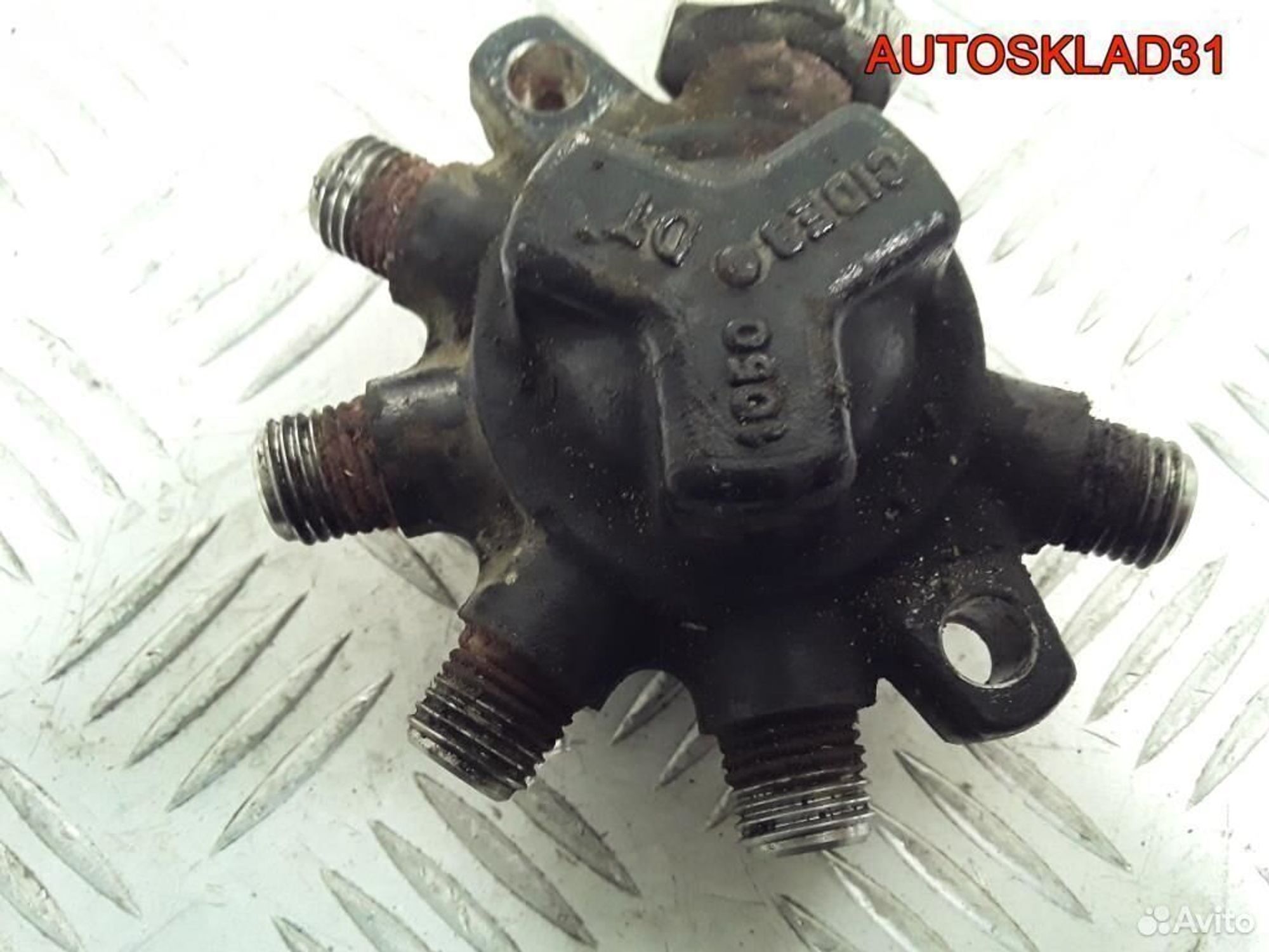 Рейка топливная рампа Ford Focus 1 1S4Q9D280AC, 2100 рублей, Дубовое