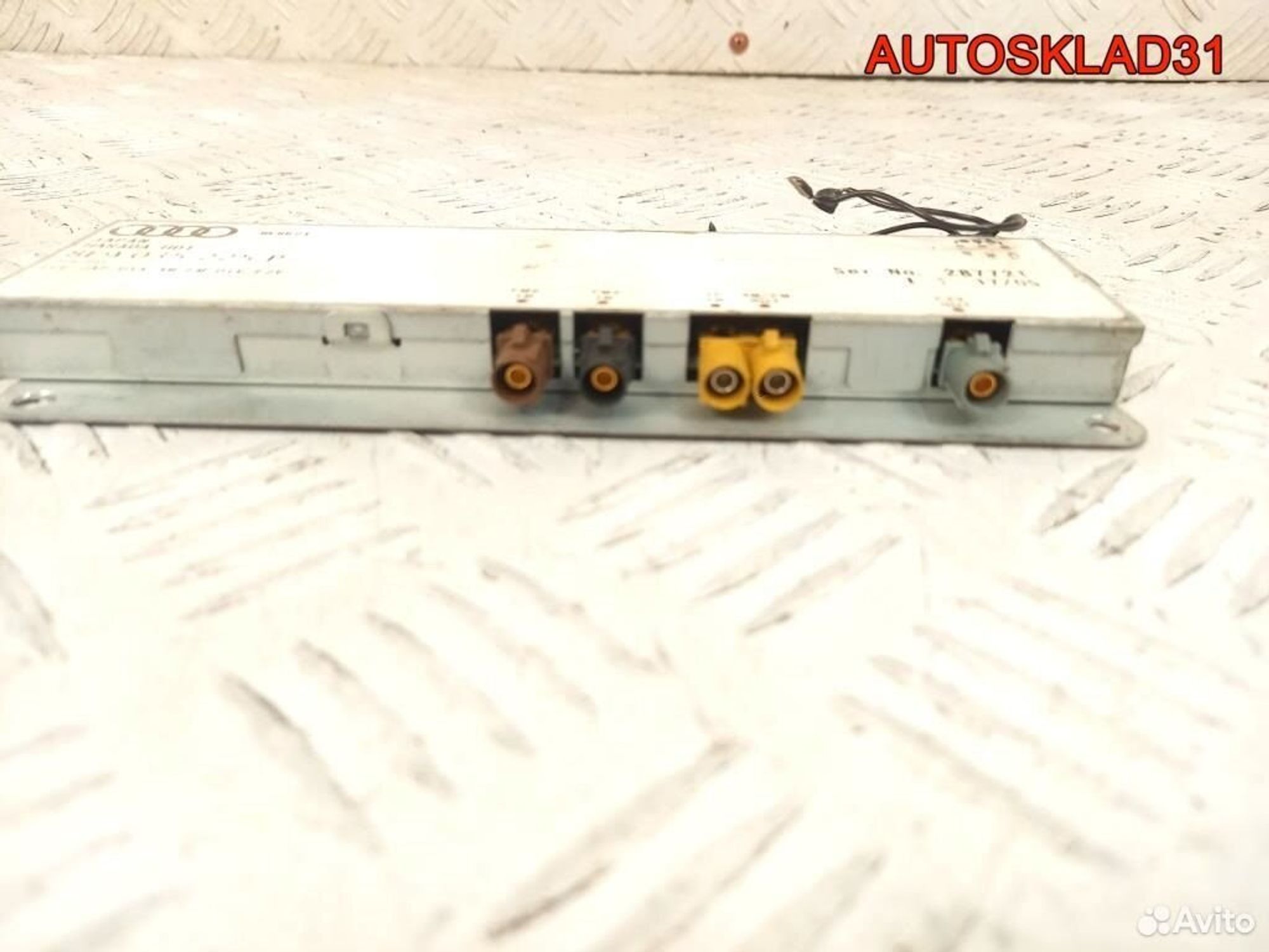 Усилитель антенны Audi A4 B6 8E9035225P, 1100 рублей, Дубовое